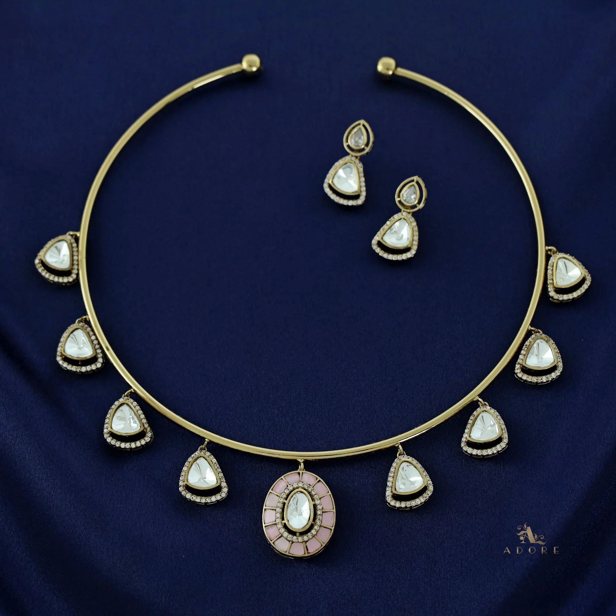 Elliey Oval Jadau kundan Stone Neck Cuff With Earring - Image 6
