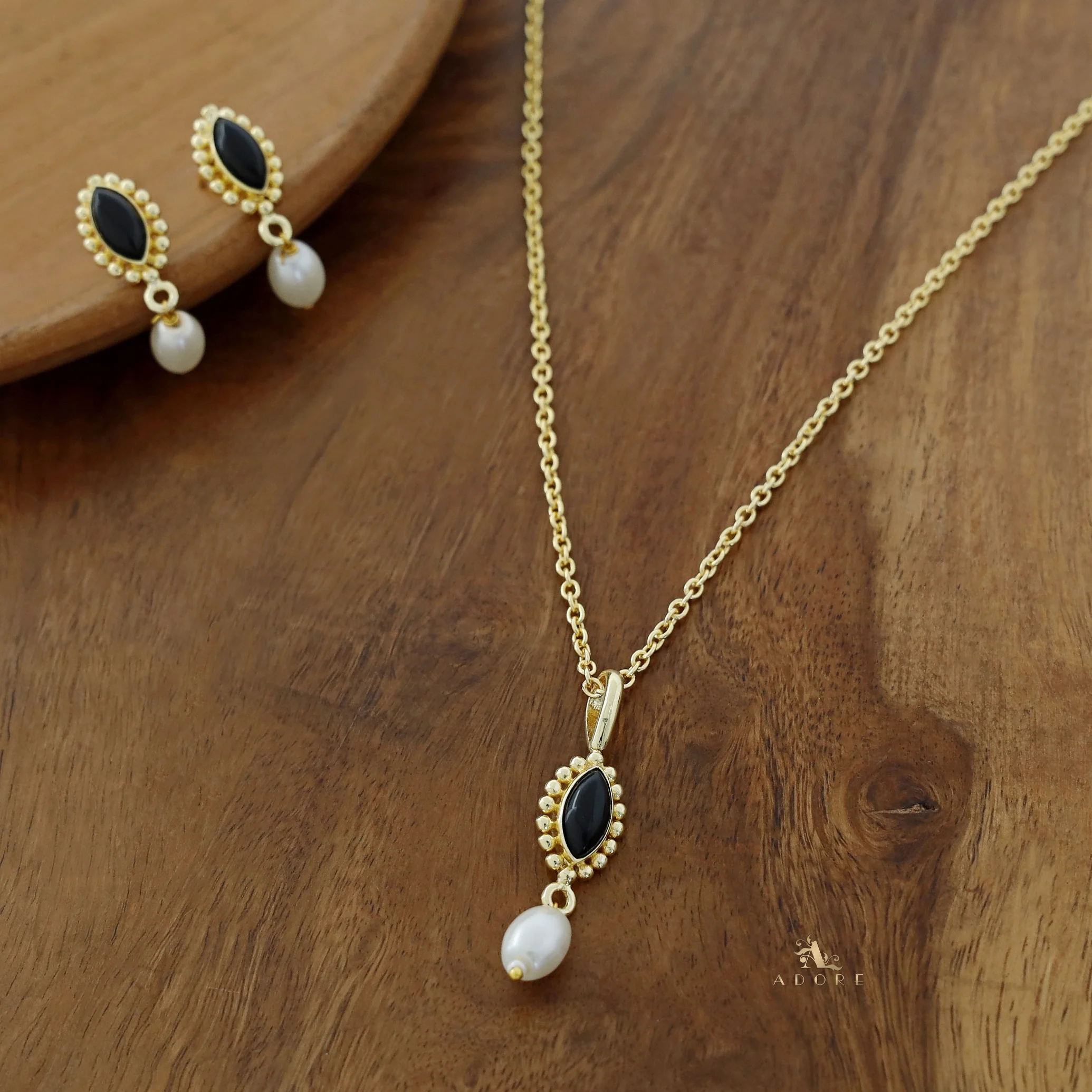 Eloise Glossy Stone Pearl Neckpiece With Earring - Image 6