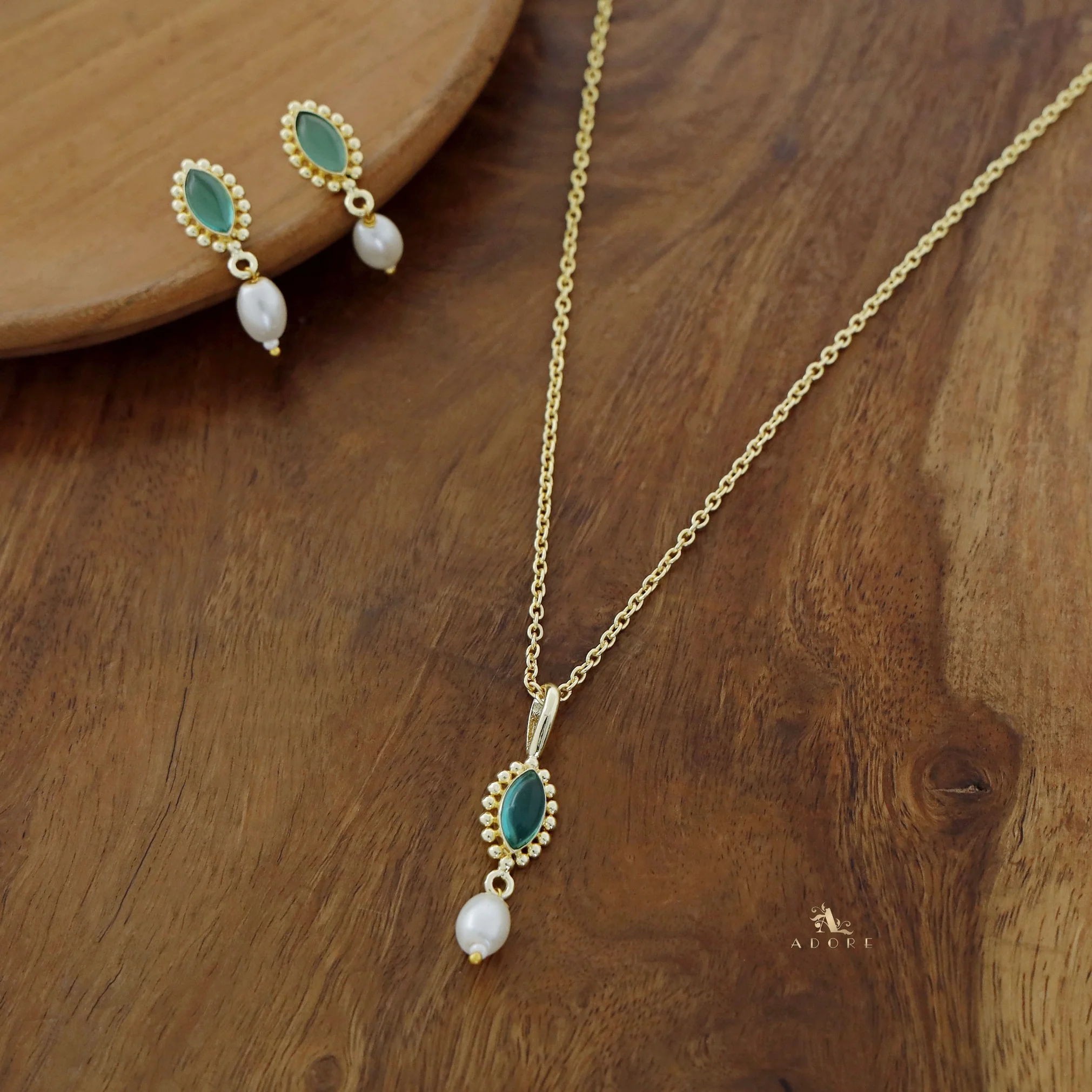 Eloise Glossy Stone Pearl Neckpiece With Earring - Image 7