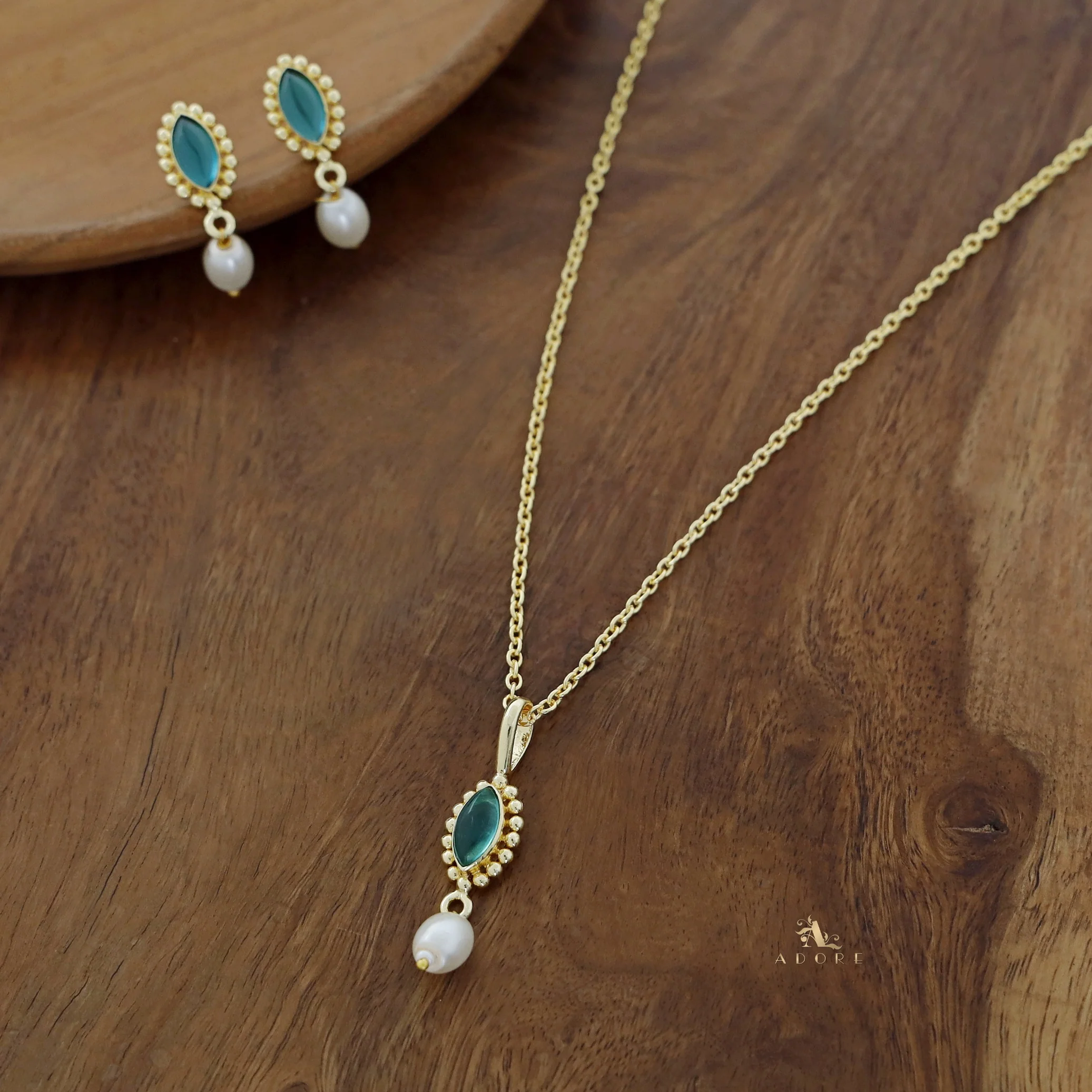 Eloise Glossy Stone Pearl Neckpiece With Earring - Image 8