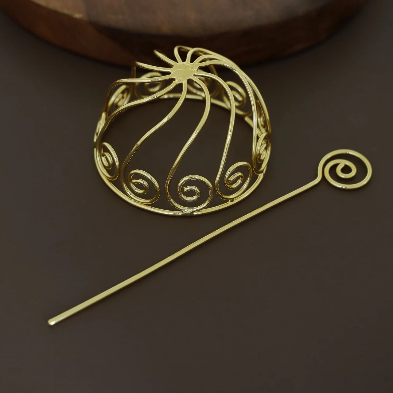 Emerie Golden Hair Bun Cage With Stick - Image 3