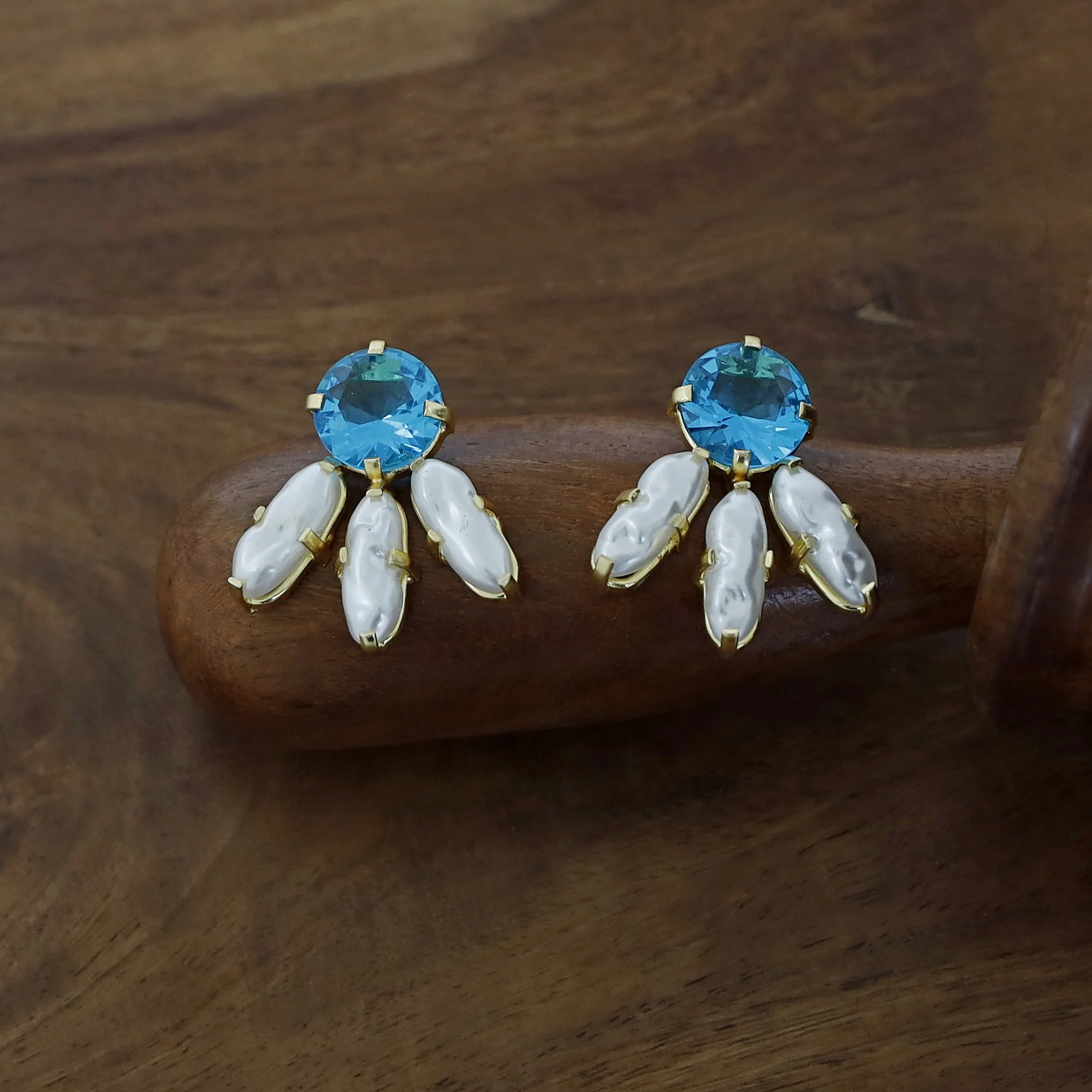 Emery Glossy Circle And Tri Baroque Earring - Image 2