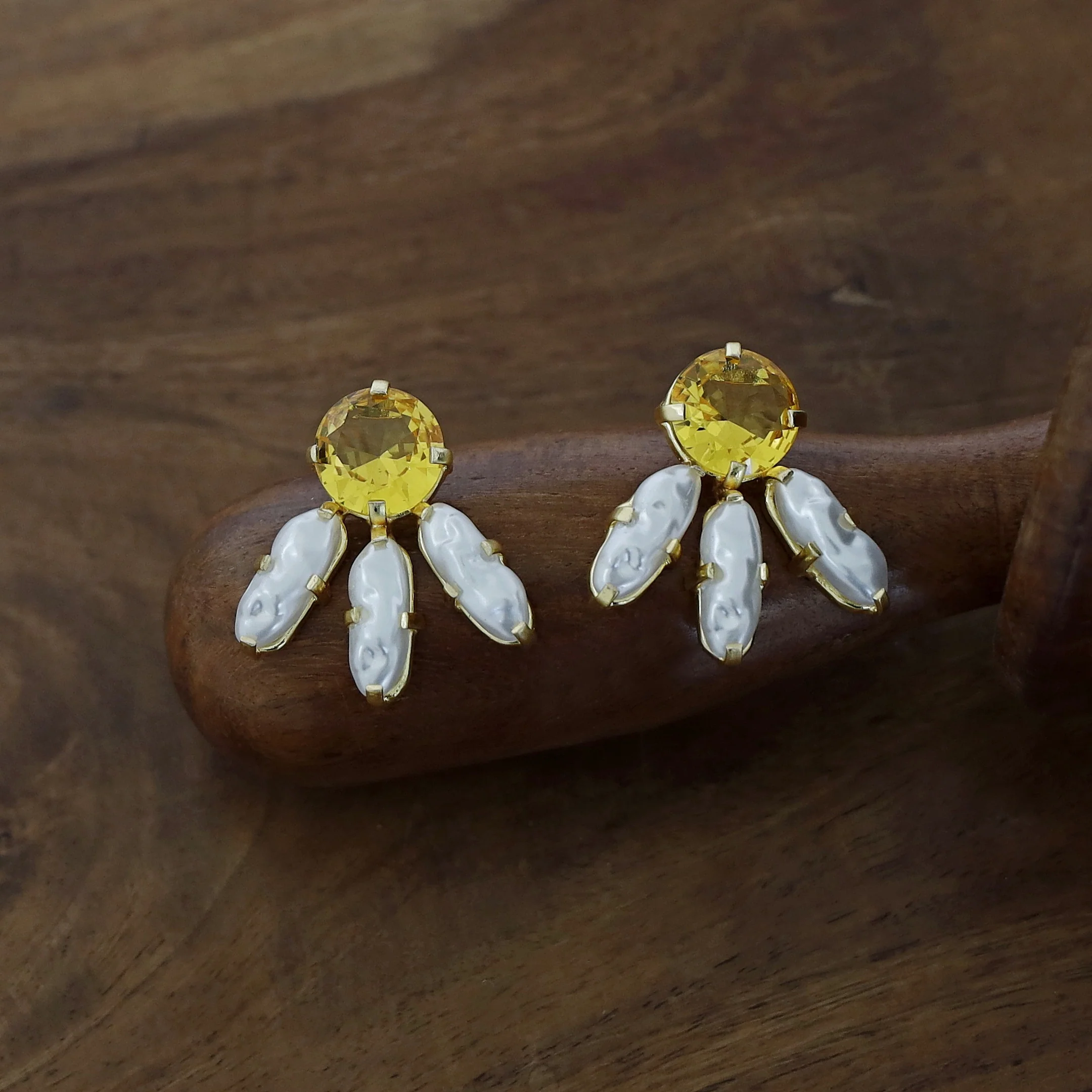 Emery Glossy Circle And Tri Baroque Earring - Image 4
