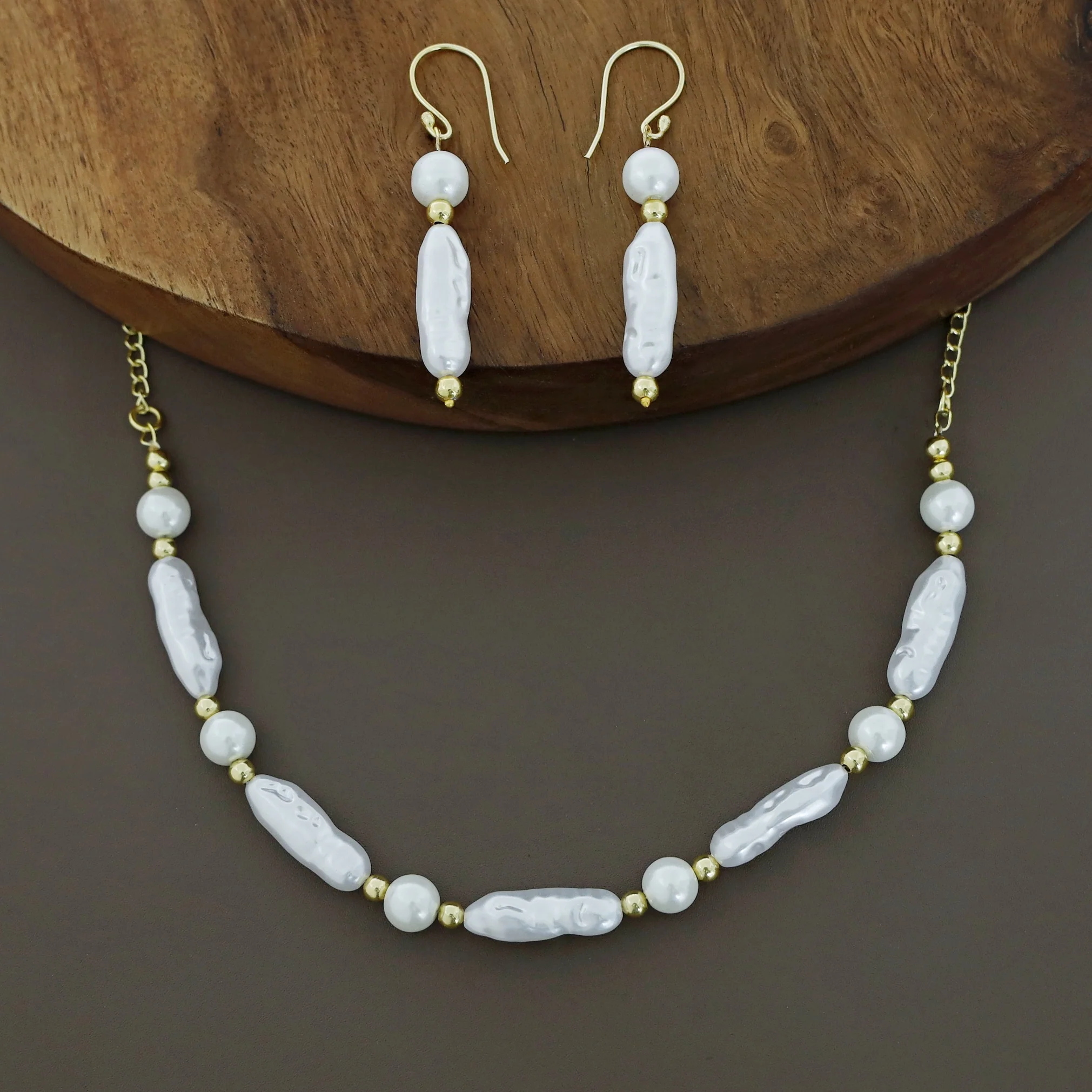 Emma Baroque Pearl Neckpiece With Drop - Image 2