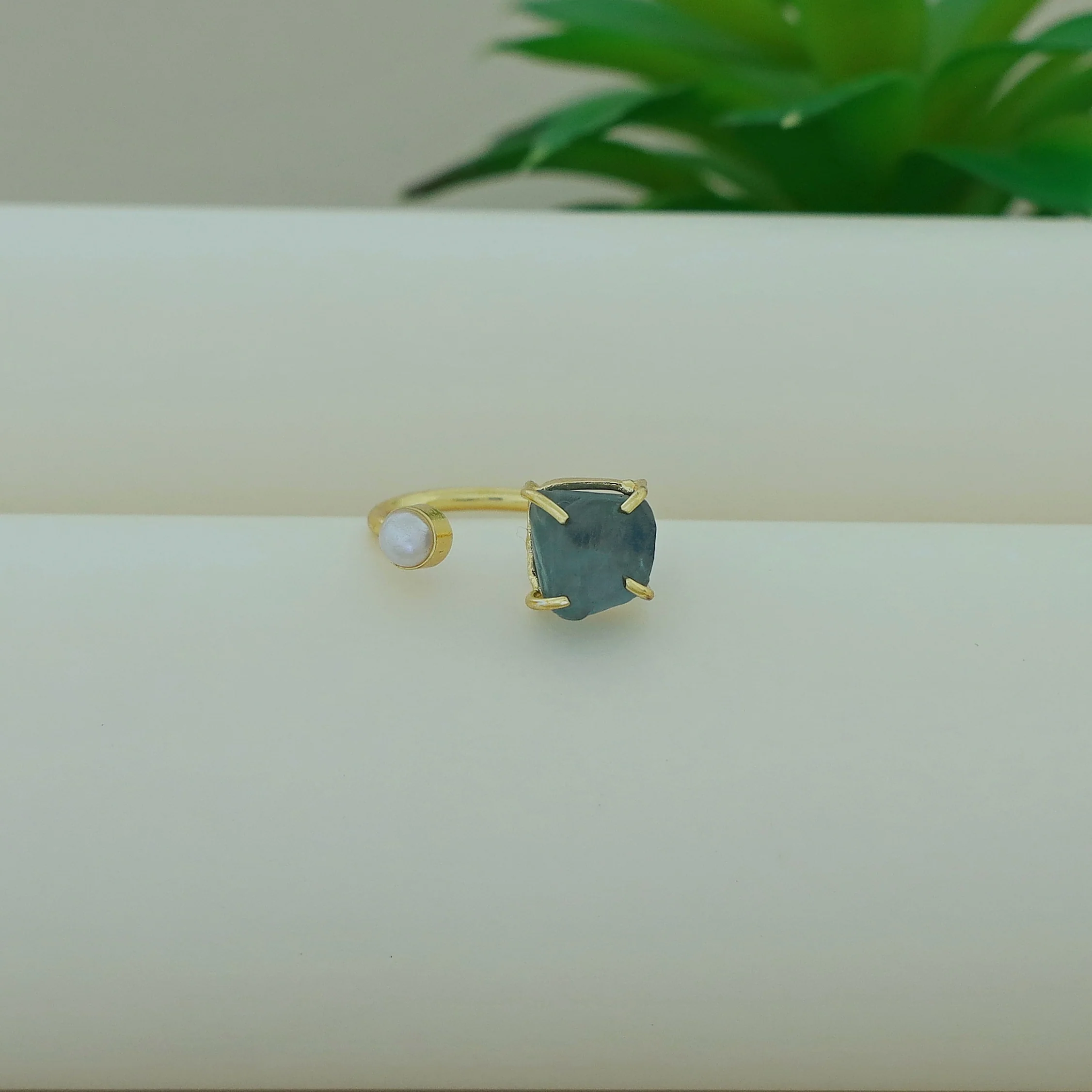 Ena Dyed Stone Plus Mini Pearl Ring - Image 9
