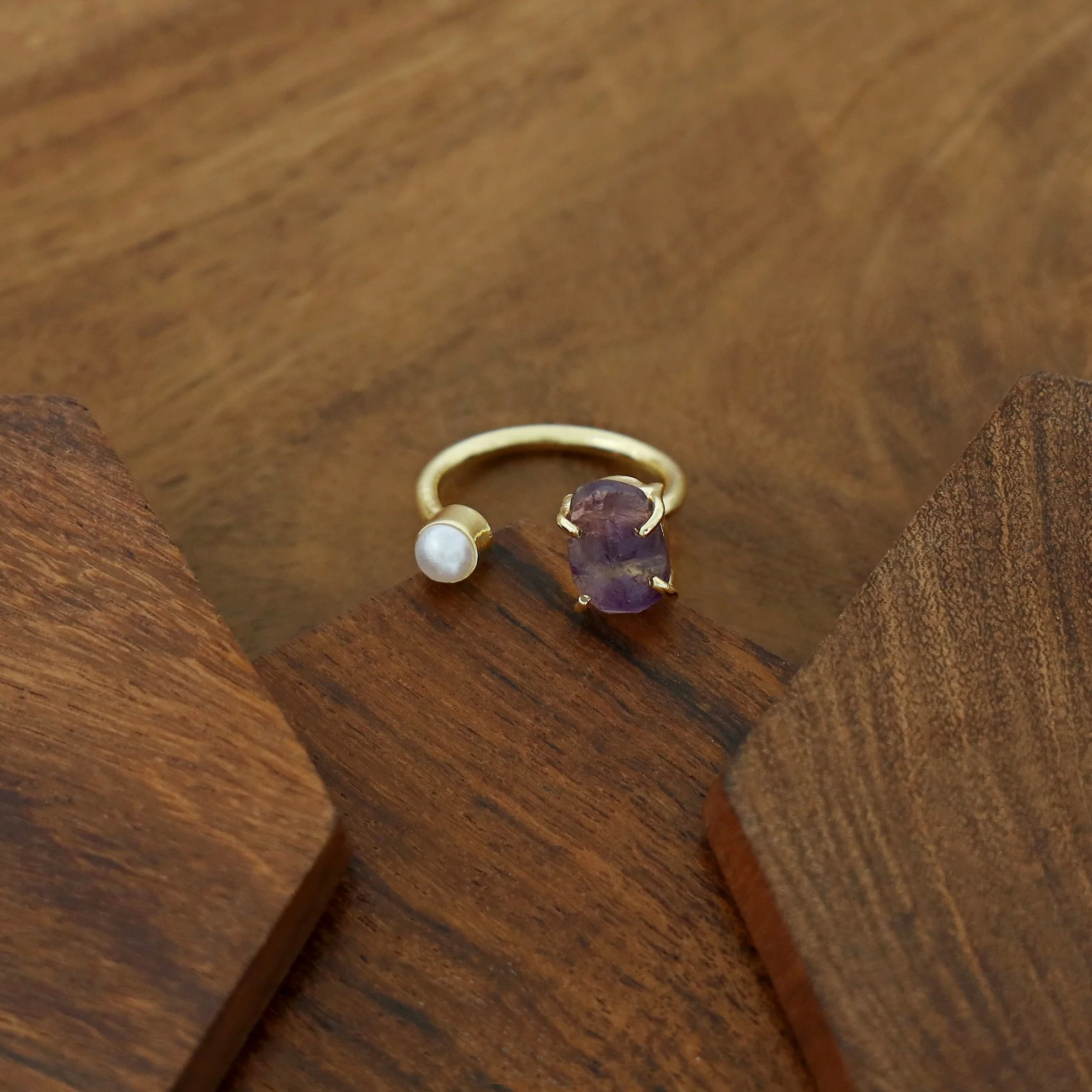 Ena Raw Stone Ring - Image 2