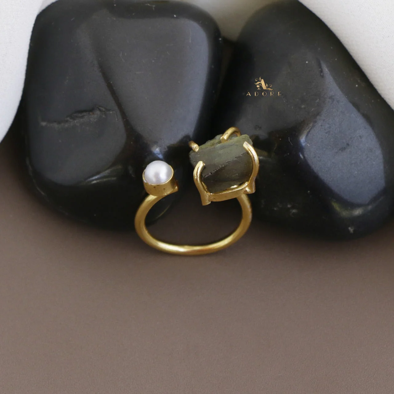 Ena Raw Stone Ring - Image 23