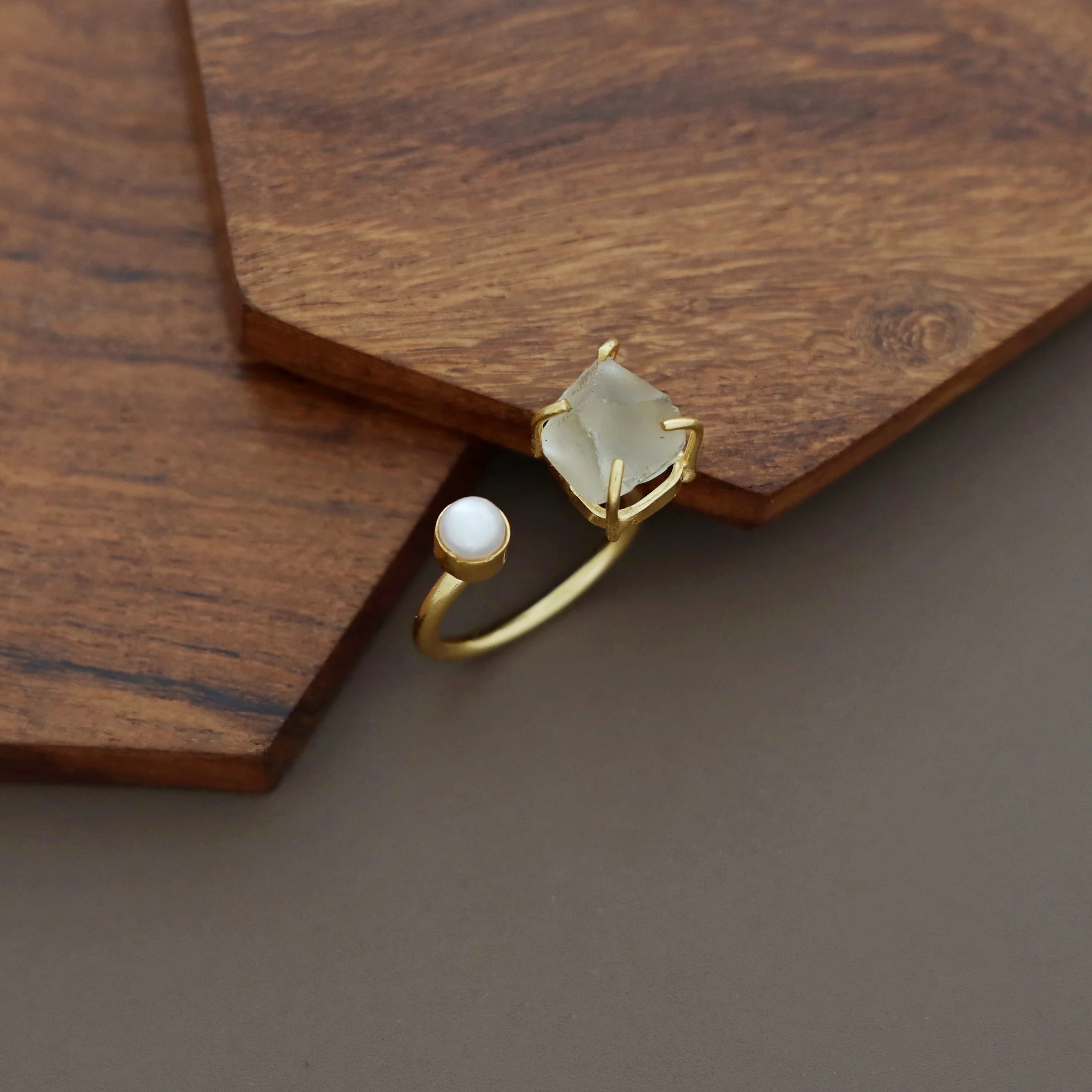 Ena Raw Stone Ring - Image 34