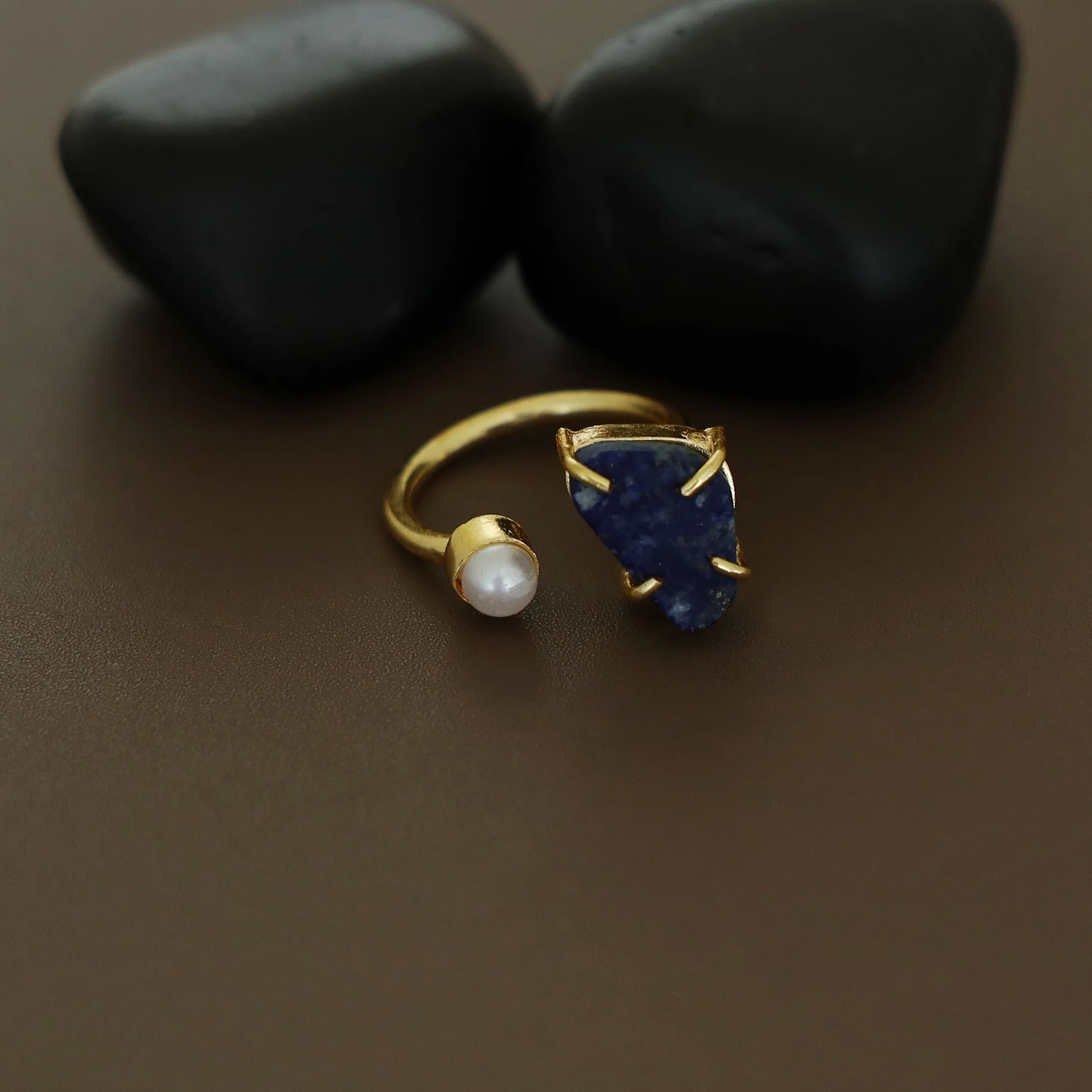 Ena Raw Stone Ring - Image 35