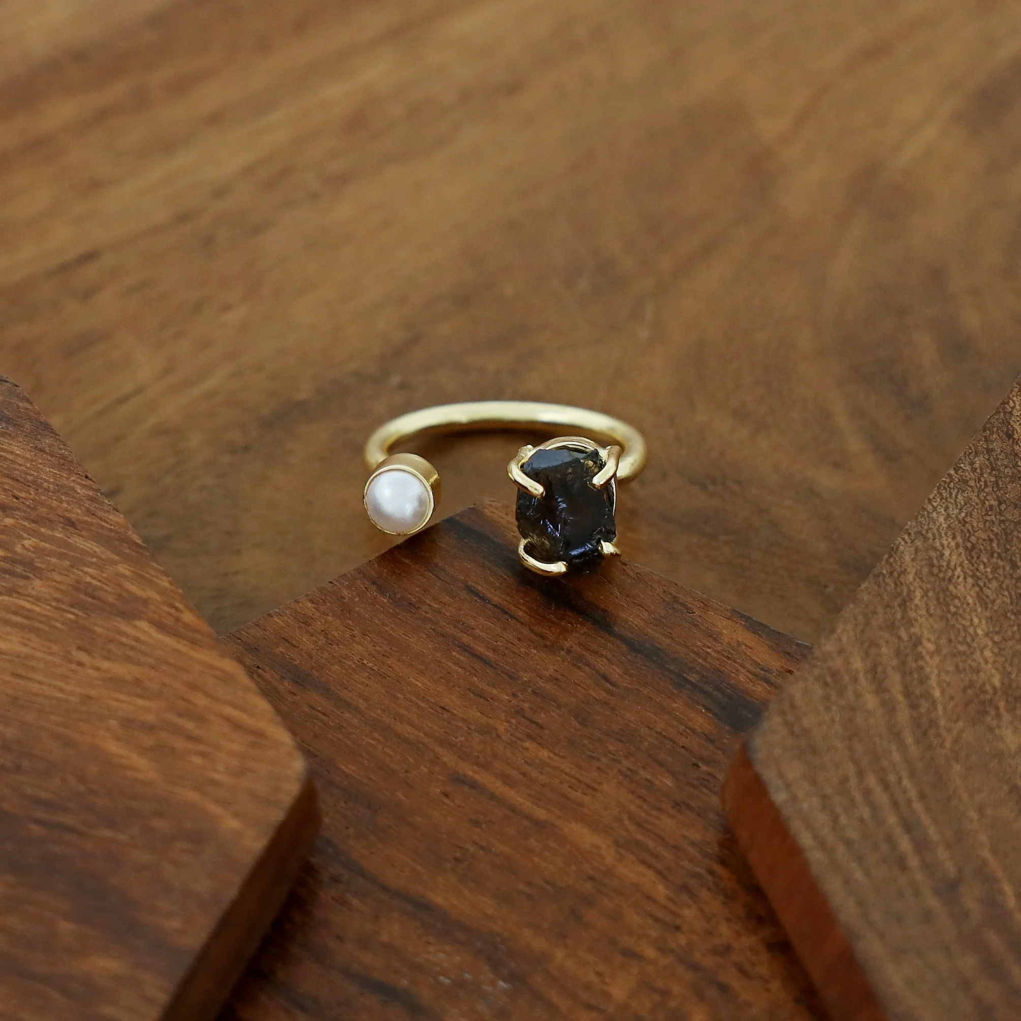 Ena Raw Stone Ring - Image 7