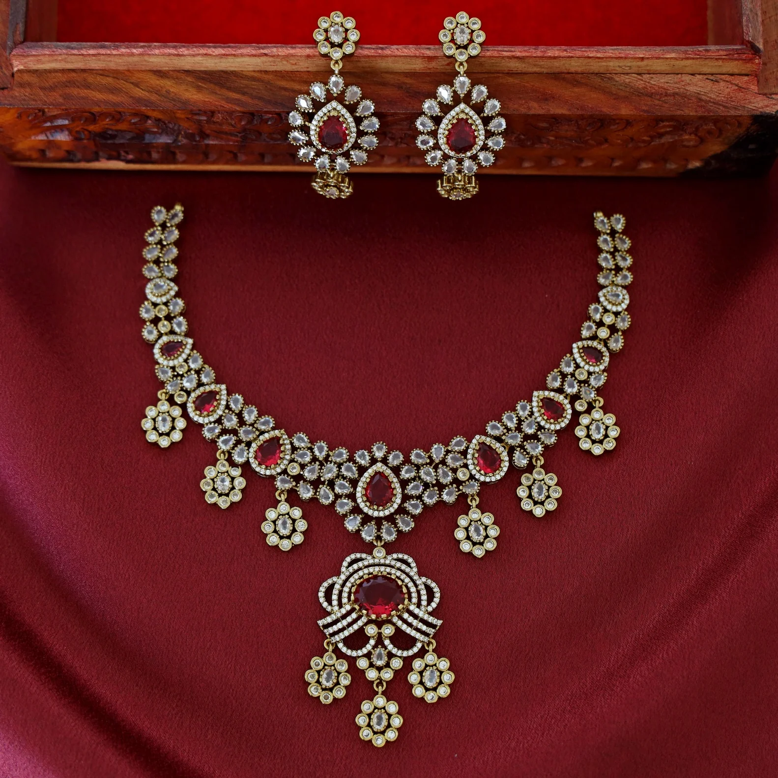 Eryna AD Stone Neckpiece With Earring - Image 2