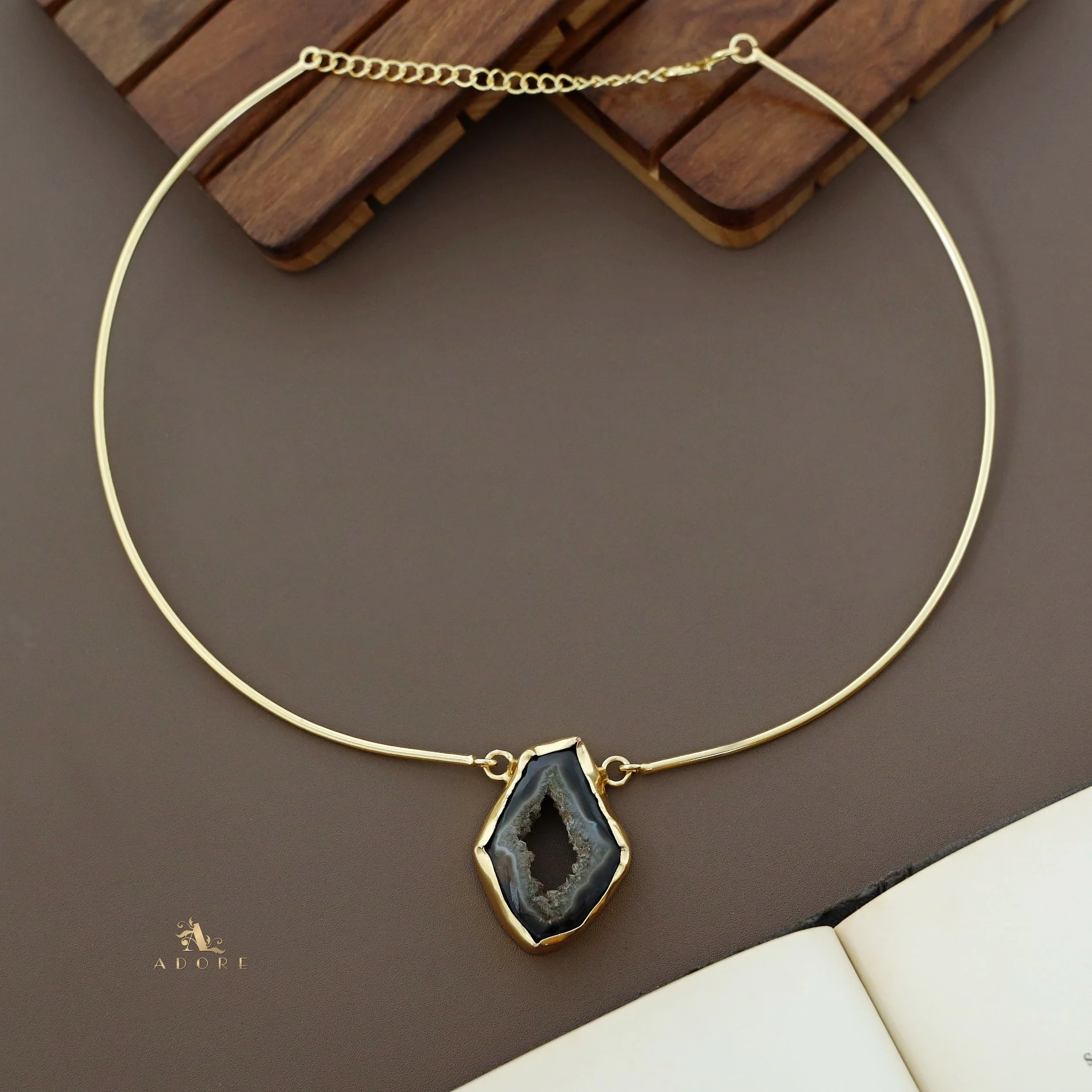 Esperenza Agate Neck Cuff - Image 12
