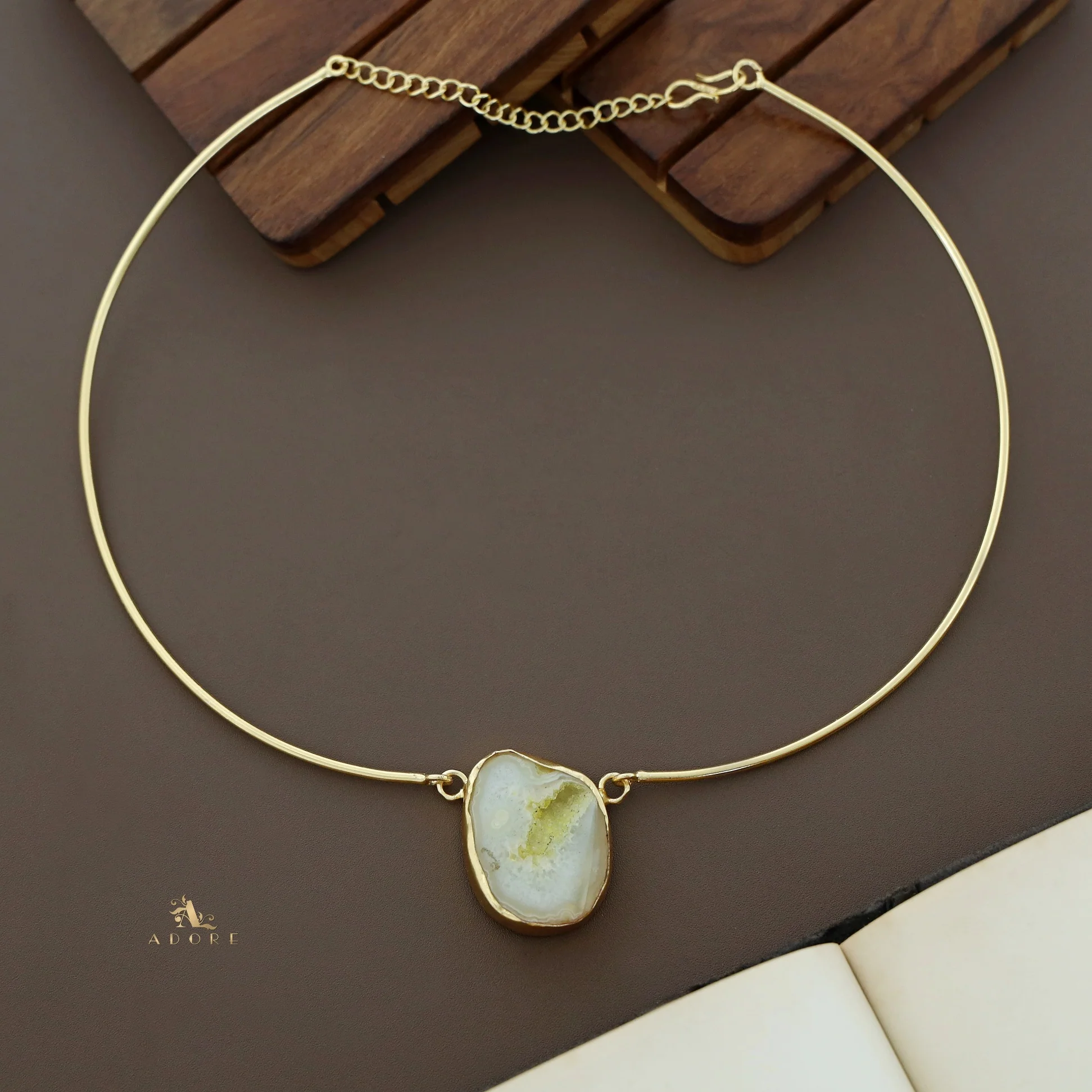 Esperenza Agate Neck Cuff - Image 13