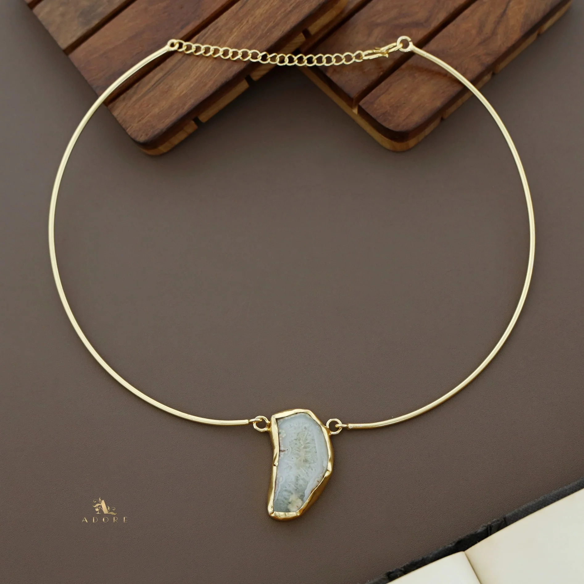 Esperenza Agate Neck Cuff - Image 17