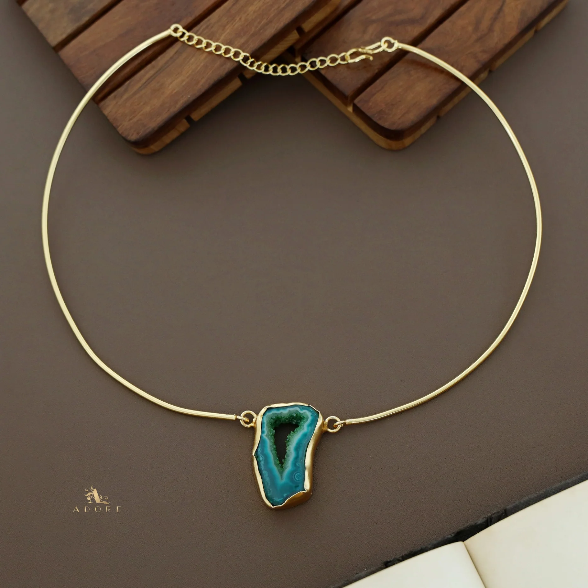 Esperenza Agate Neck Cuff - Image 2