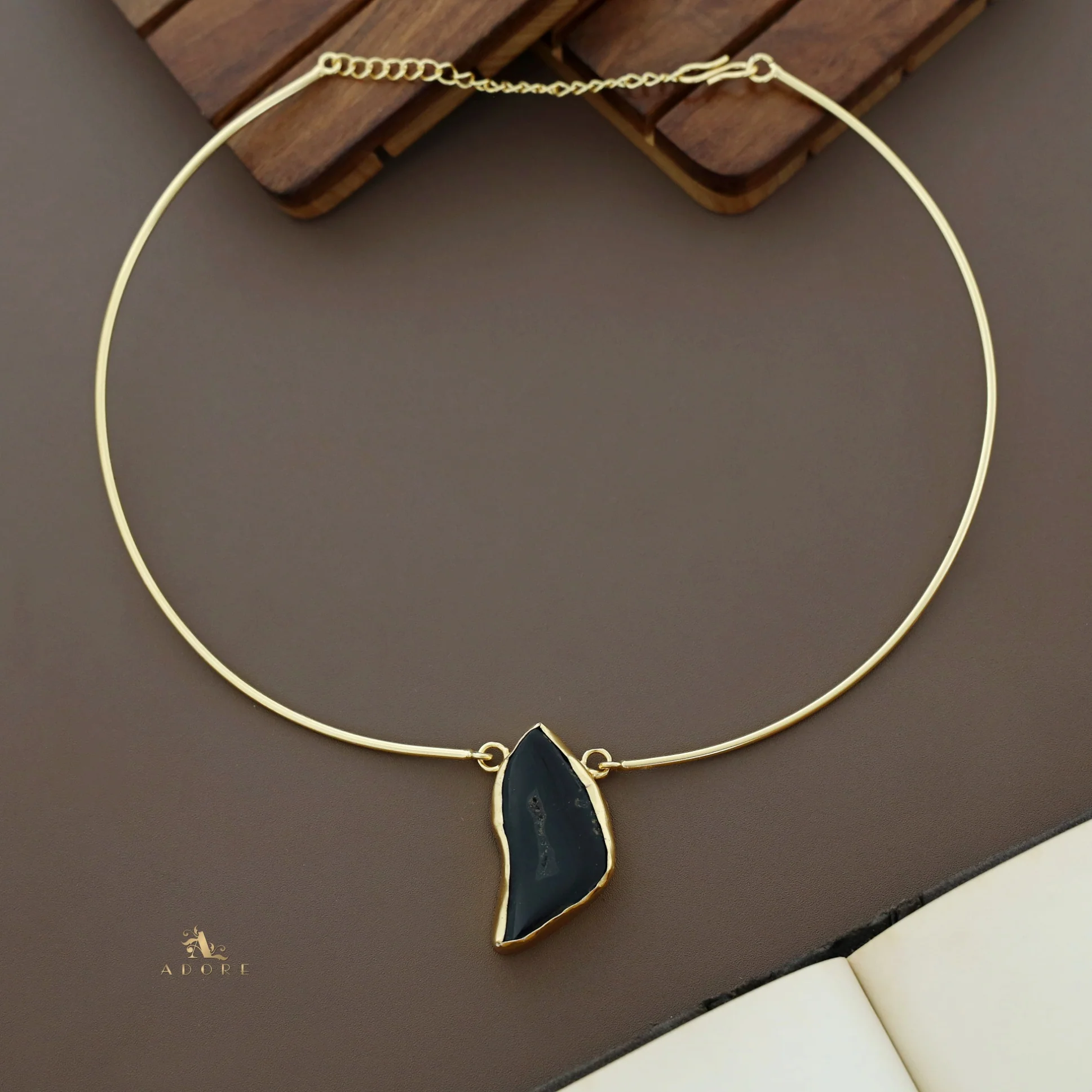Esperenza Agate Neck Cuff - Image 6