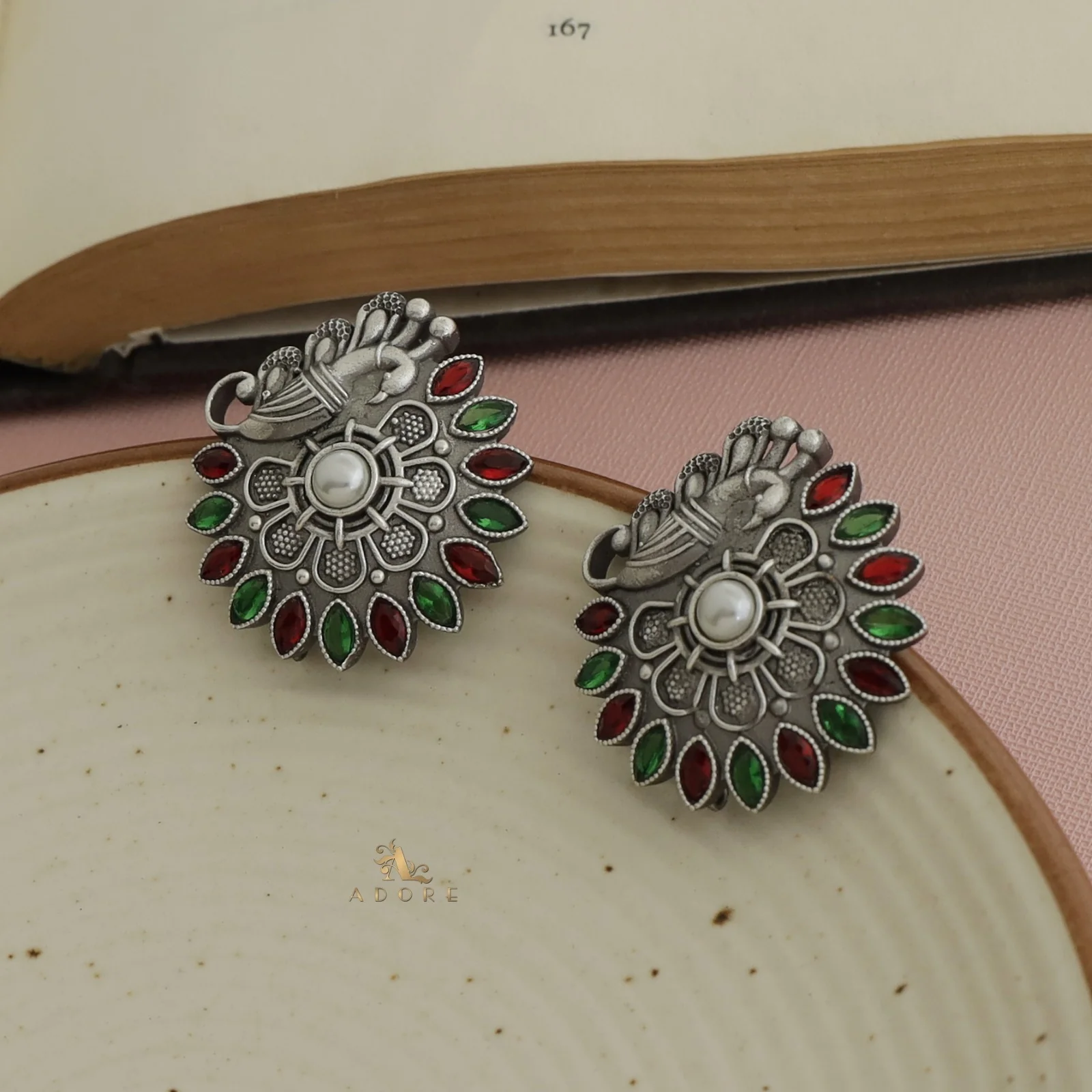 Etva Pearly Flower Bird Earring - Image 11