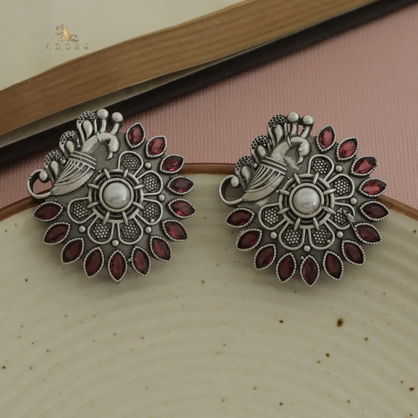 Etva Pearly Flower Bird Earring - Image 7