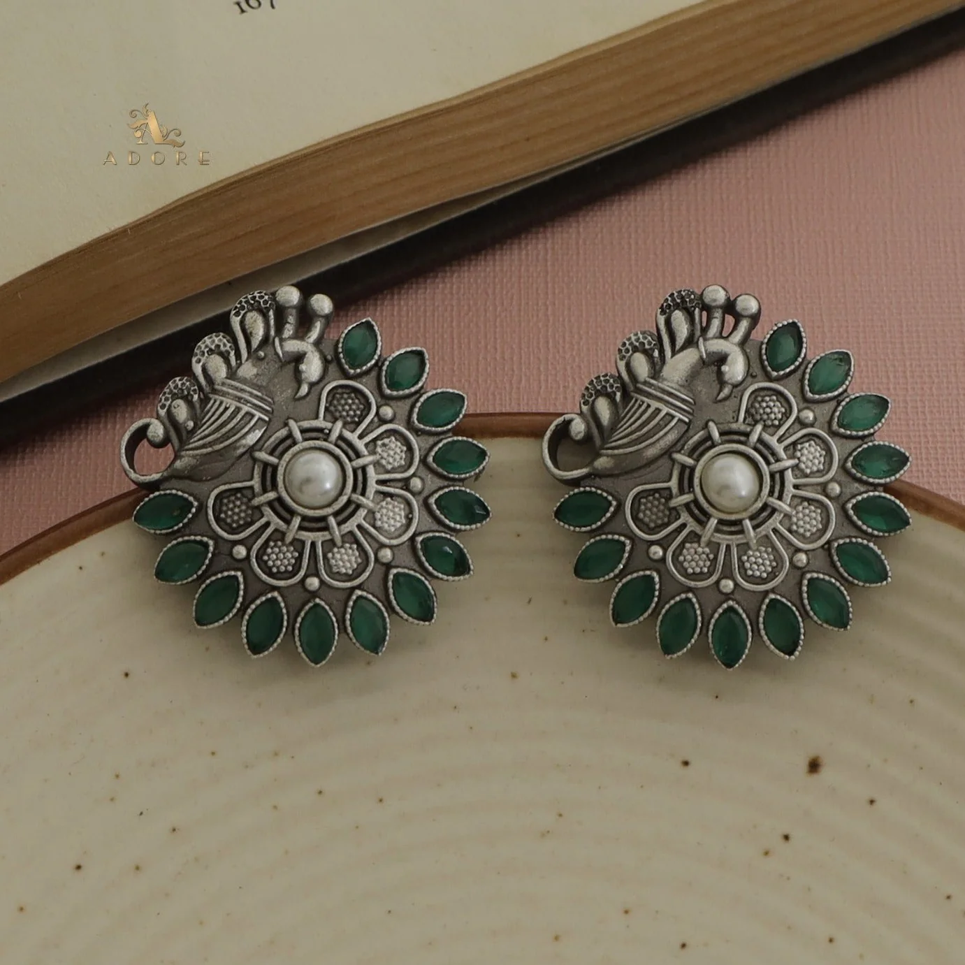 Etva Pearly Flower Bird Earring - Image 8