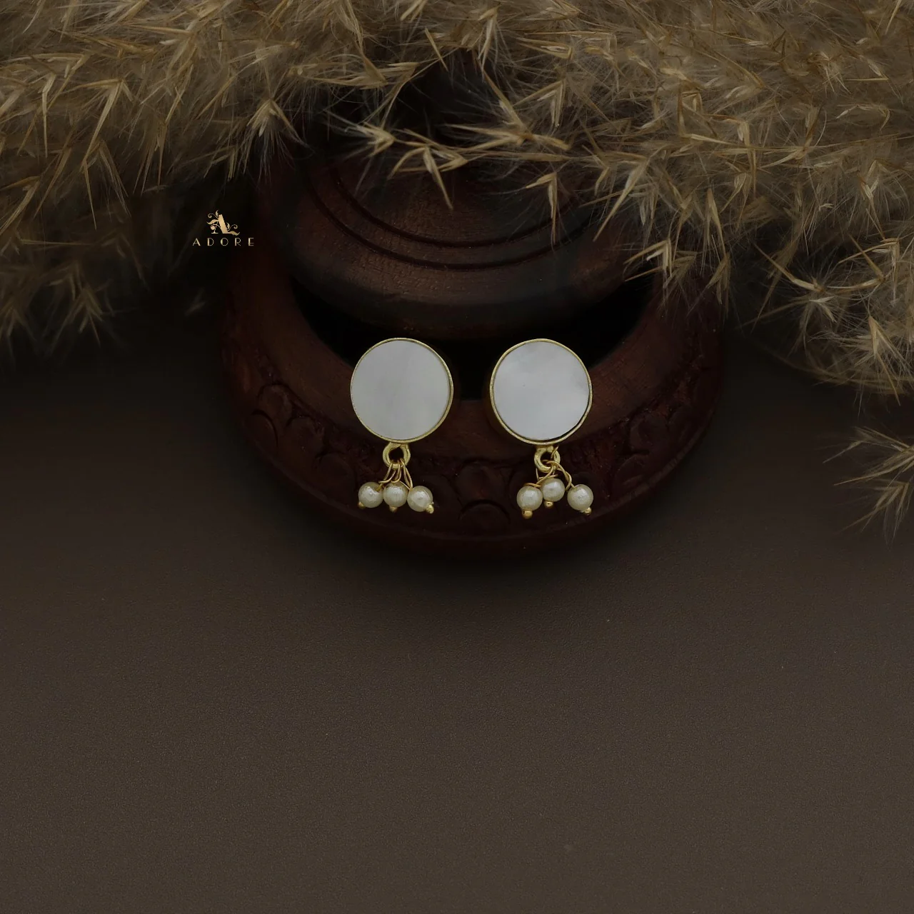 Eudor Round MOP Pearl Short Neckpiece/Choker With Earring - Image 4