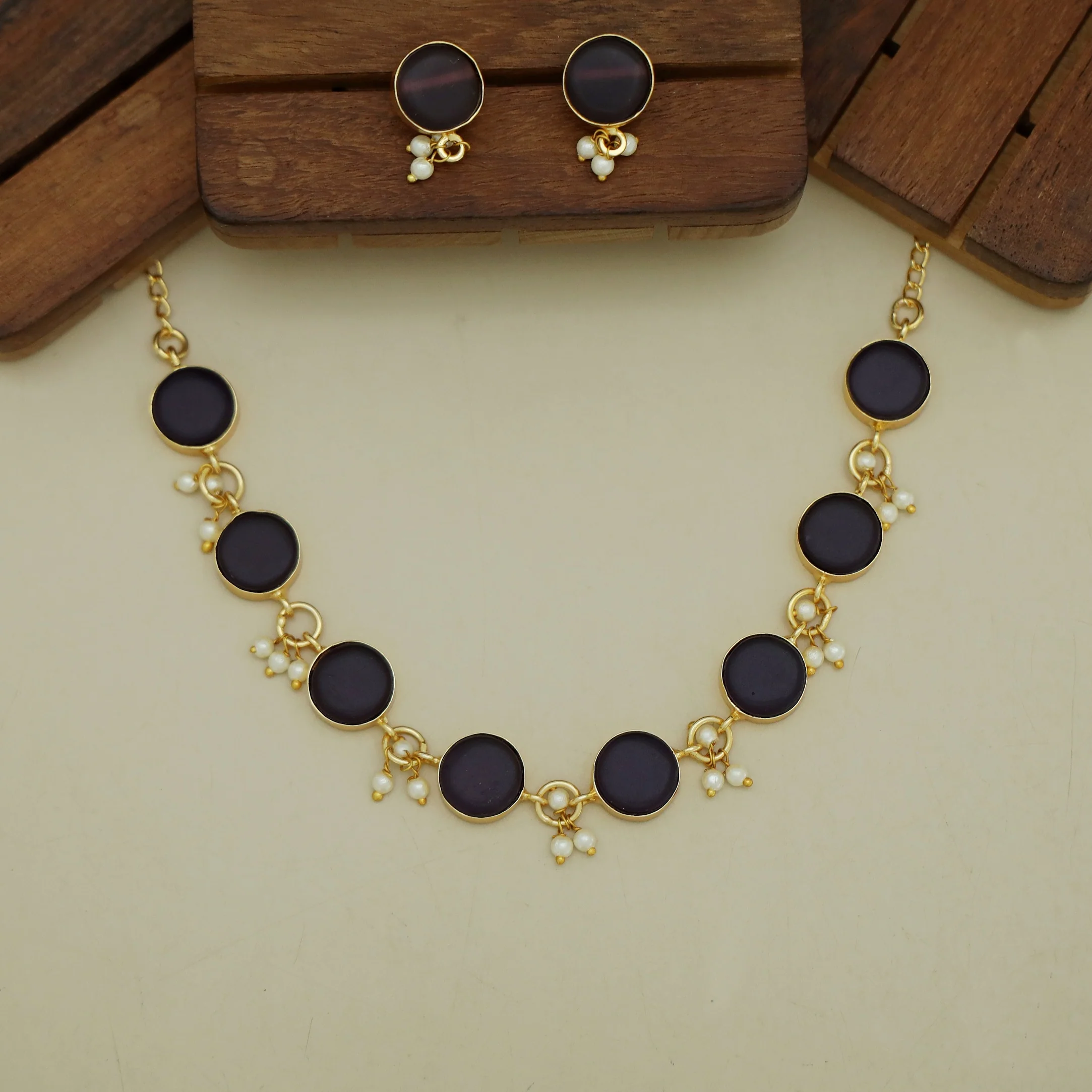 Eudor Round Raw Stone Pearl Short Neckpiece/Choker With Earring - Image 8