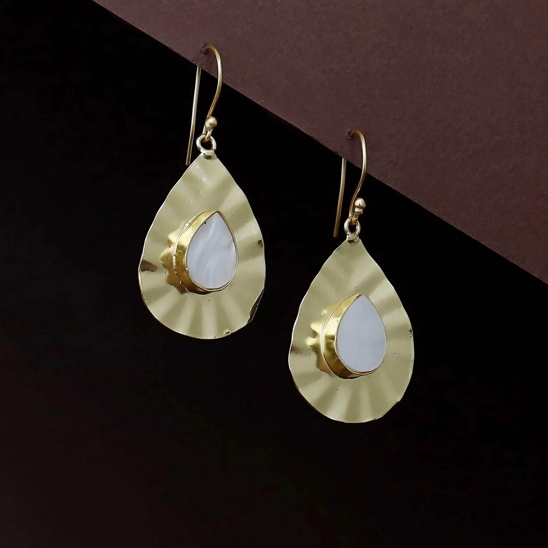 Evangelina Golden Leafy Glossy Drop - Image 5