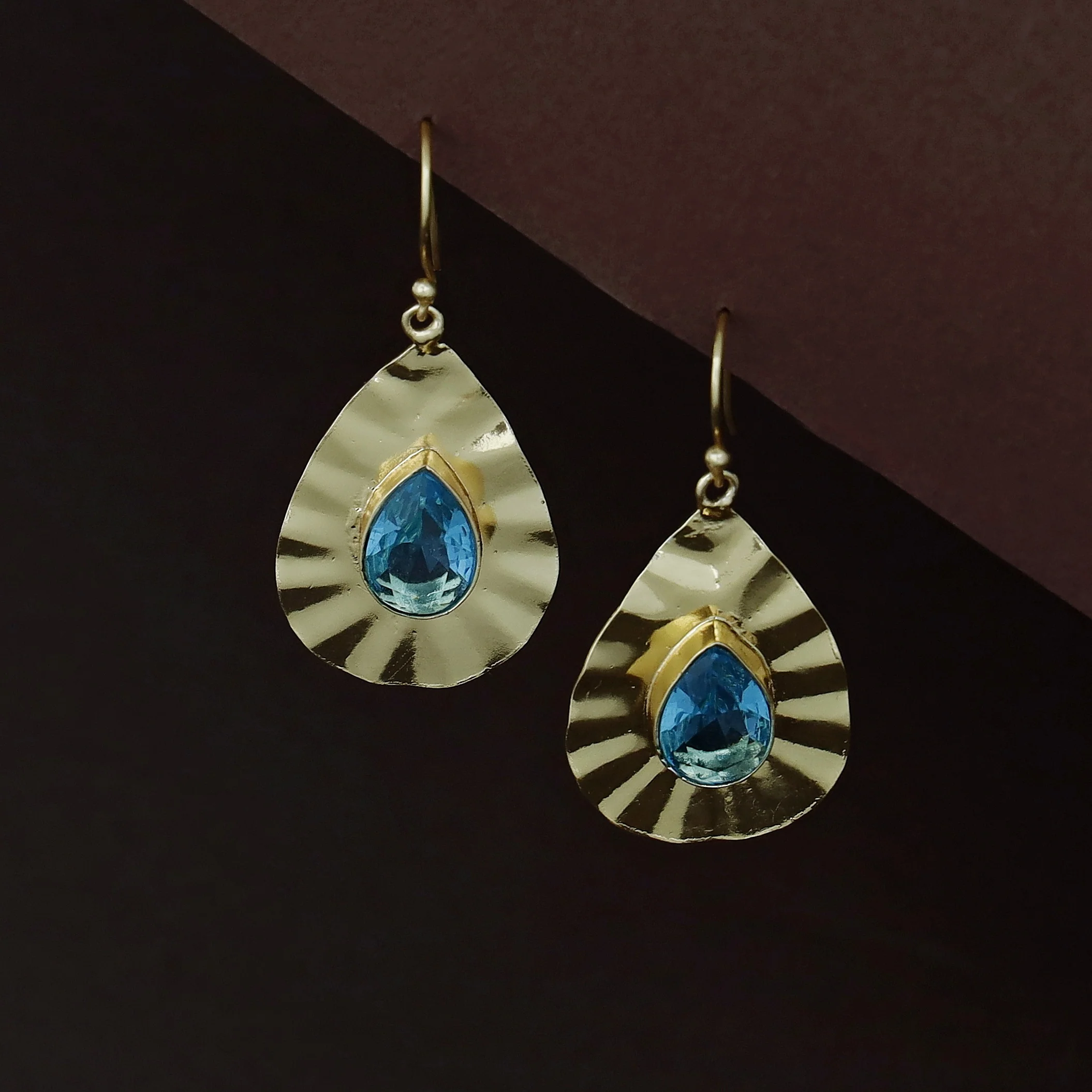 Evangelina Golden Leafy Glossy Drop - Image 6