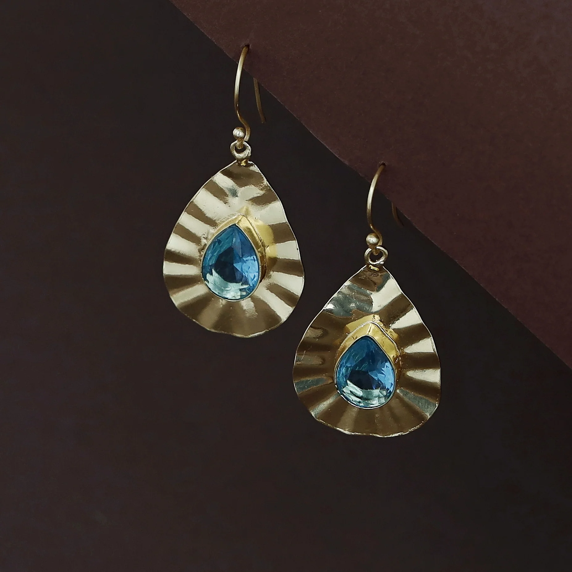 Evangelina Golden Leafy Glossy Drop - Image 8