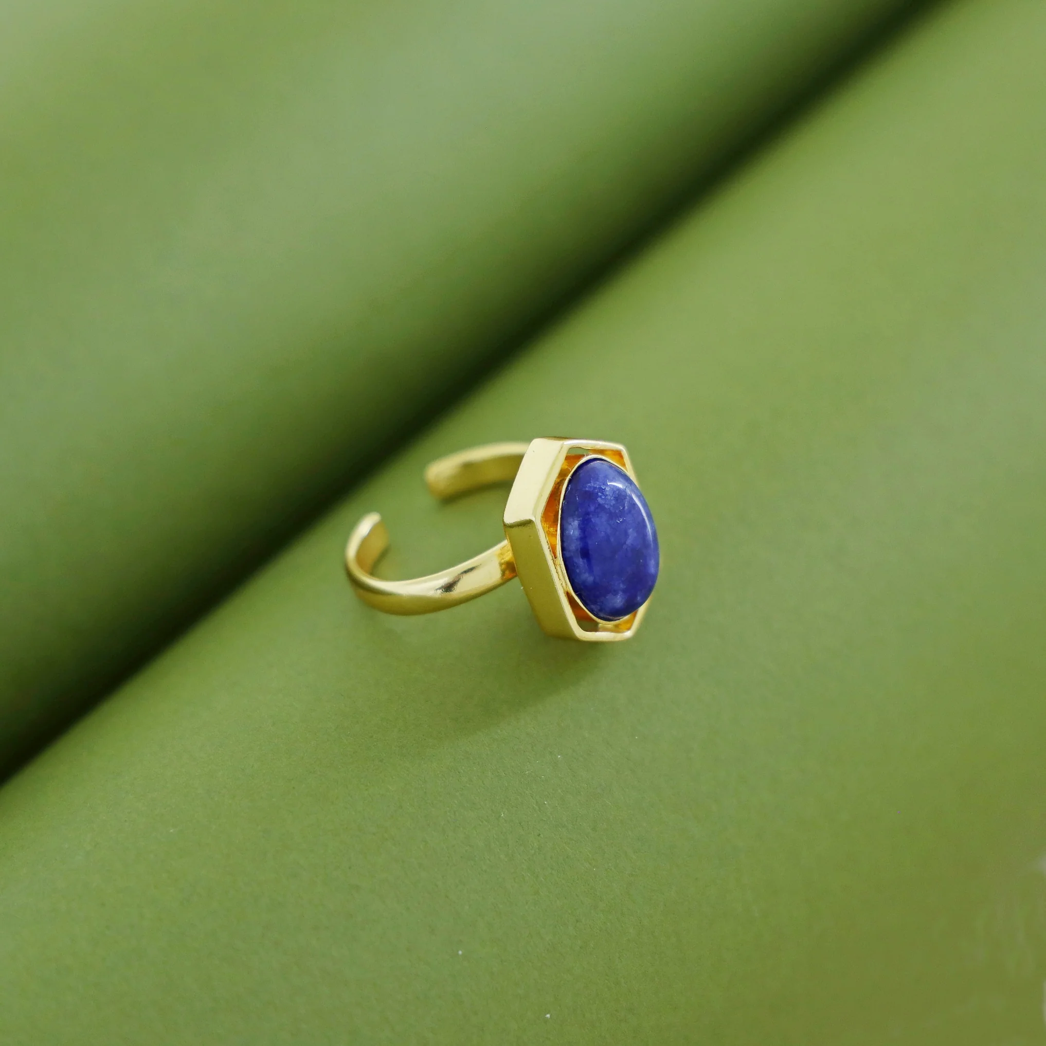 Everlee Oval Gemstone Ring - Image 2