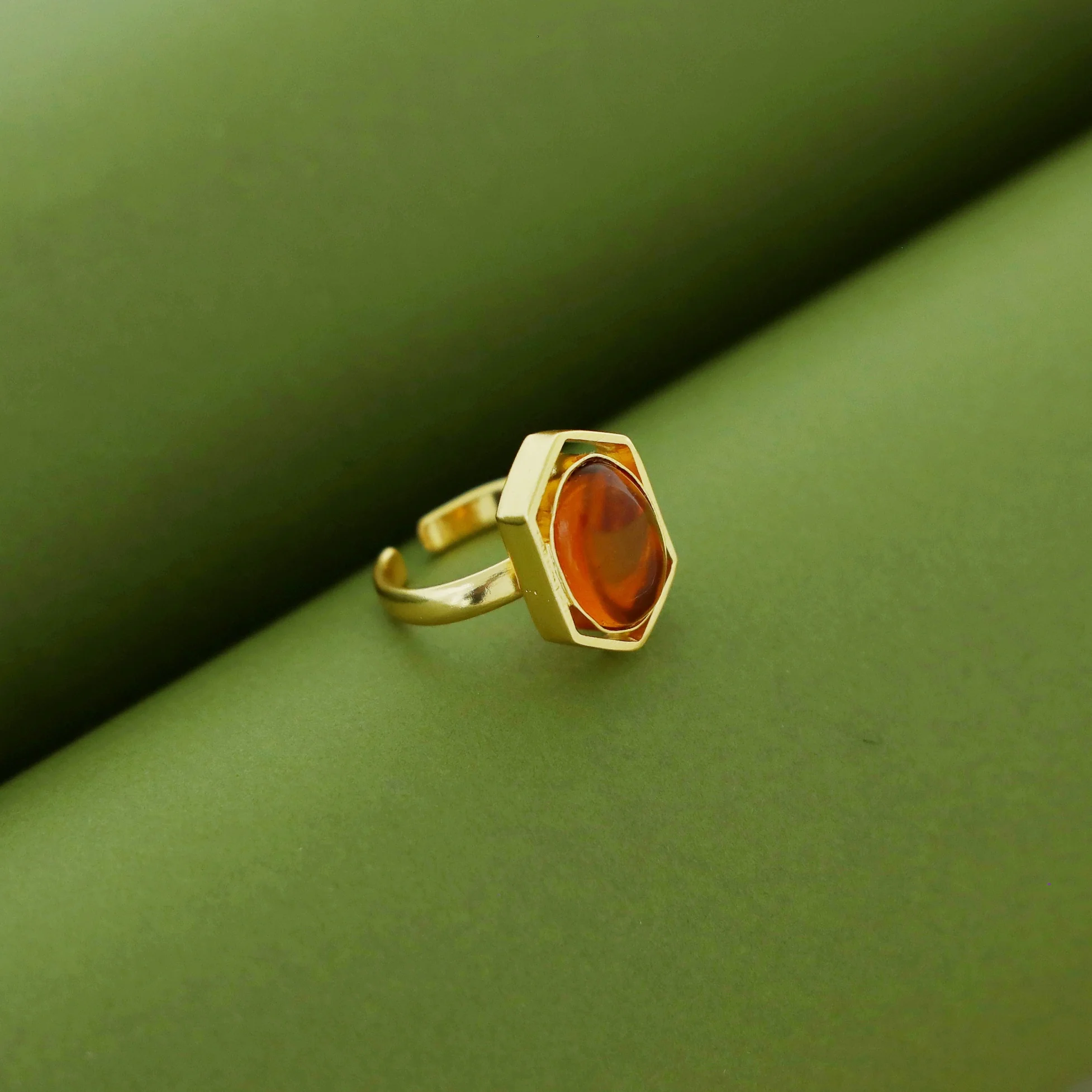 Everlee Oval Gemstone Ring - Image 3