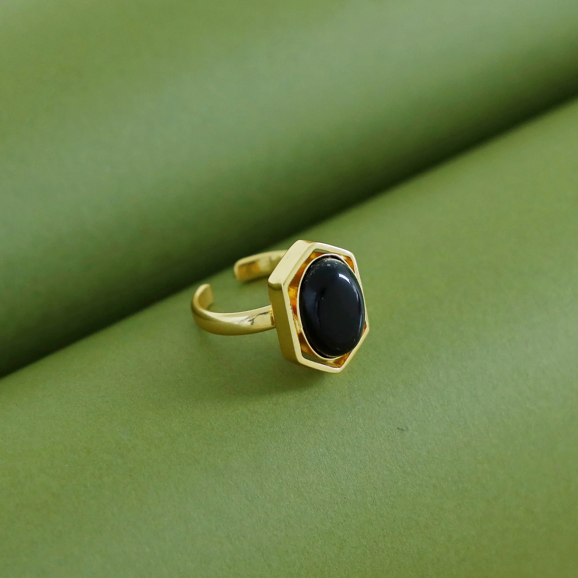 Everlee Oval Gemstone Ring - Image 5