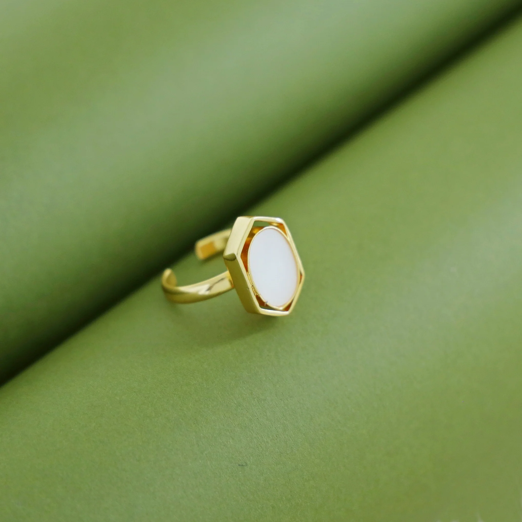 Everlee Oval Gemstone Ring - Image 7