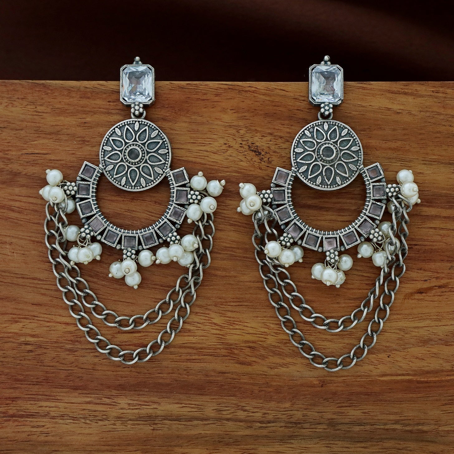 Famila Floral Pearl Chainy Earring - Image 7