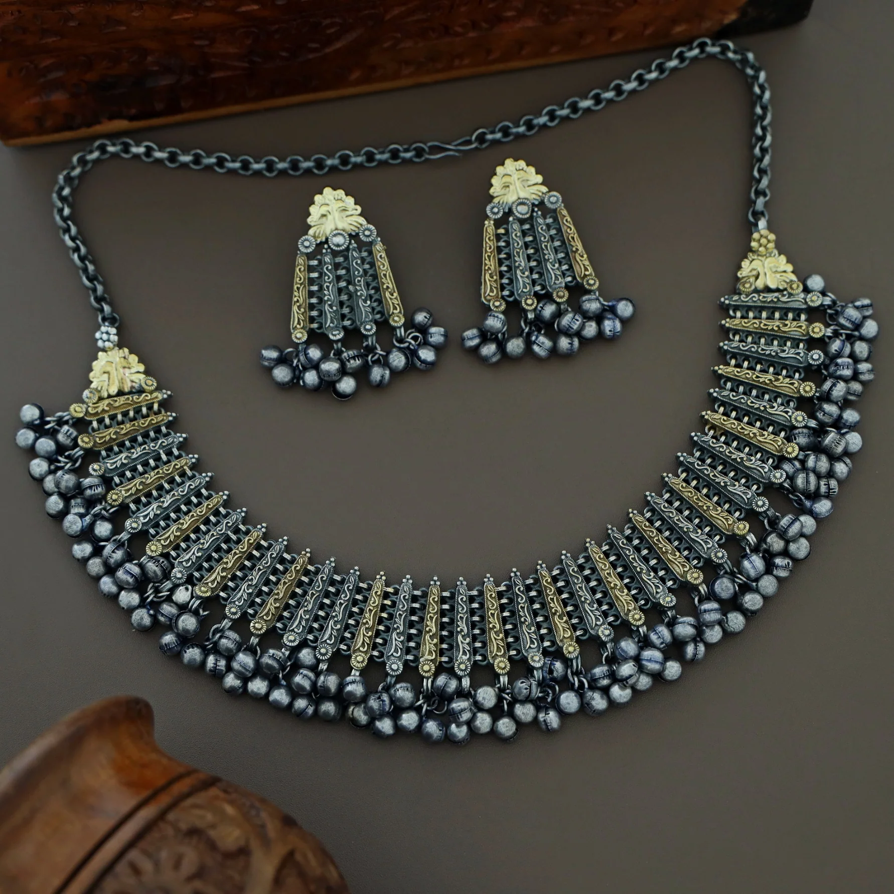 Faribha Dual Tone Ghungroo Neckpiece With Earring - Image 3