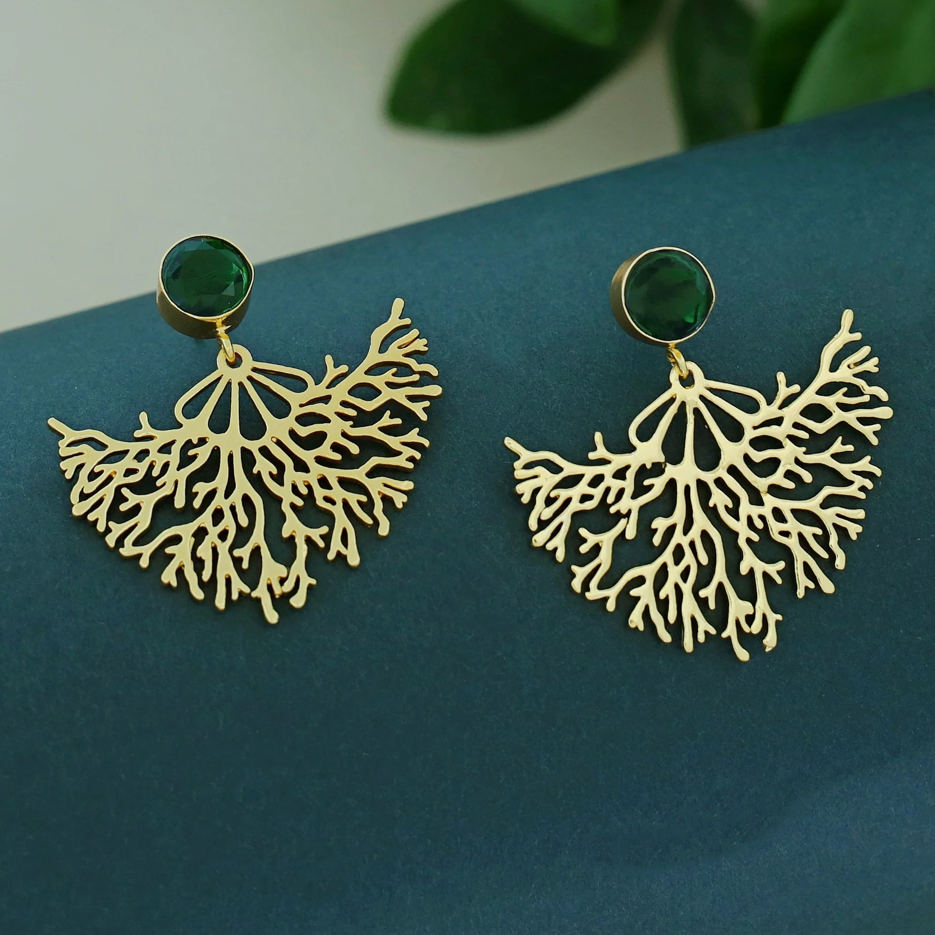 Fariha Rootsa Golden Glossy Earring - Image 4