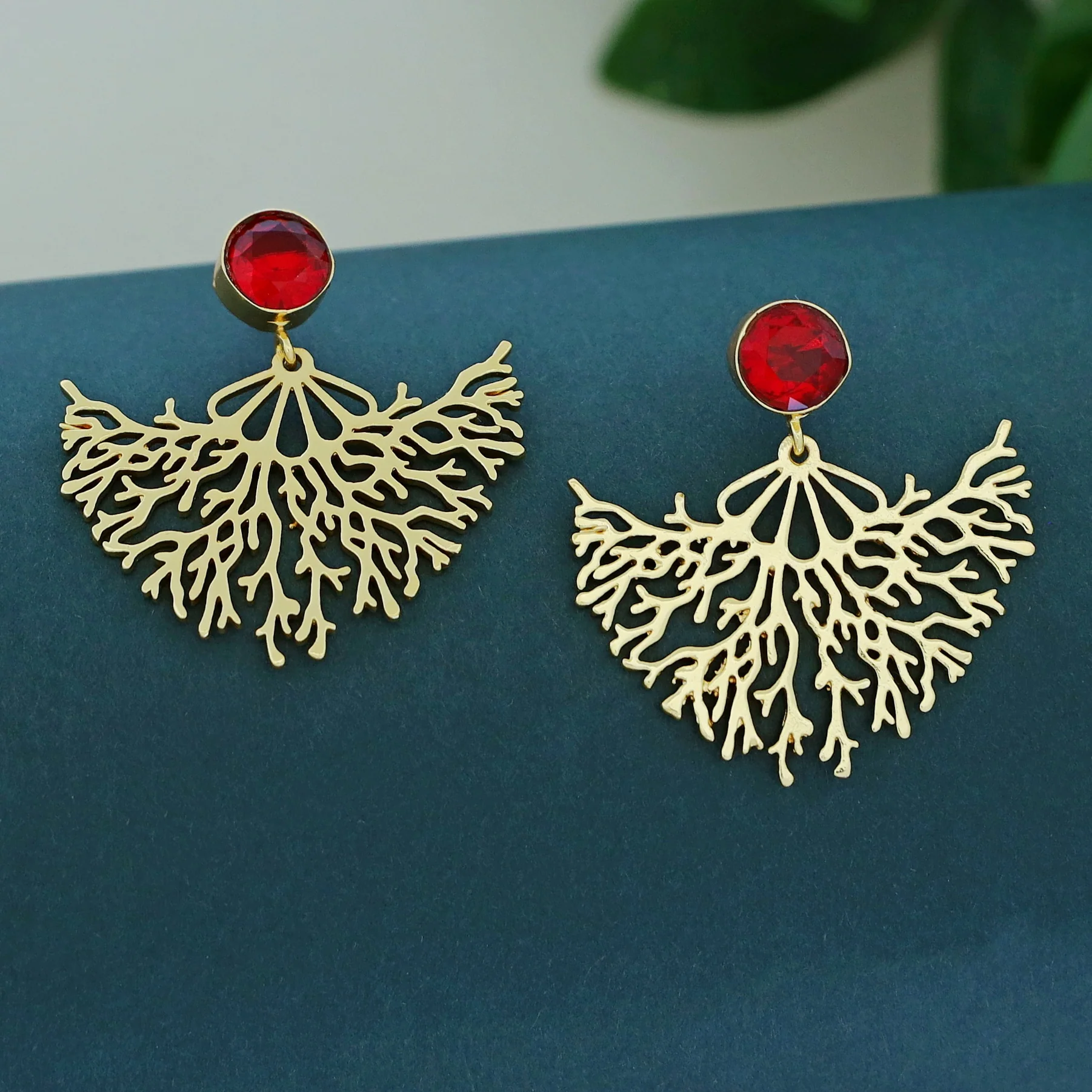 Fariha Rootsa Golden Glossy Earring - Image 5