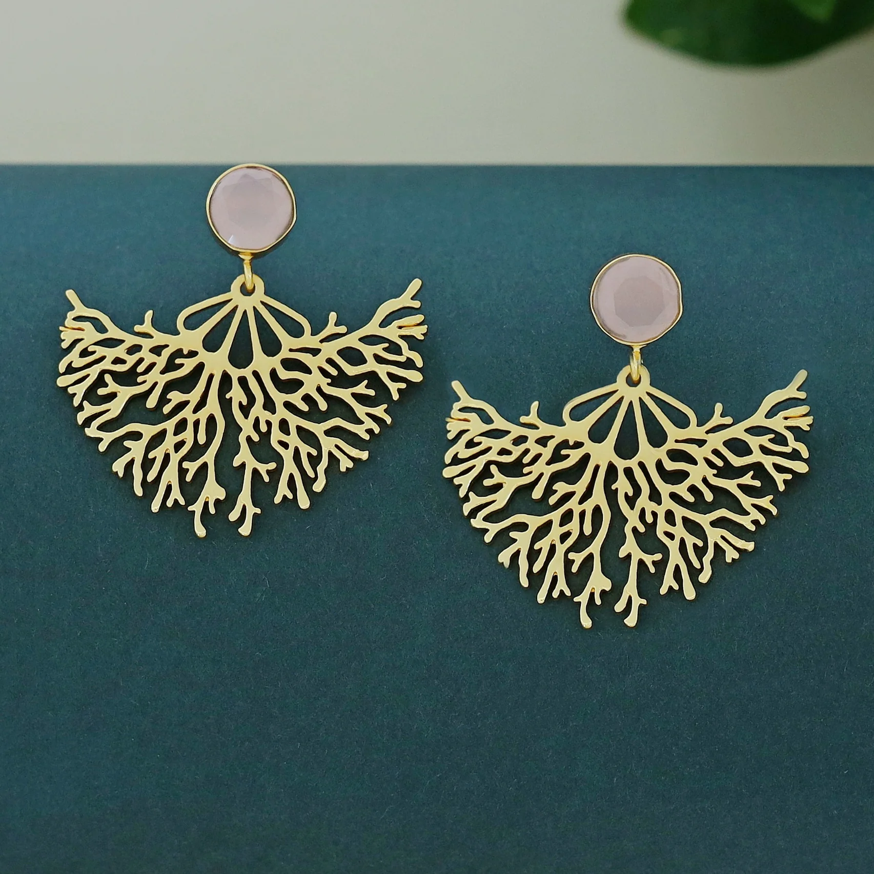 Fariha Rootsa Golden Glossy Earring - Image 9
