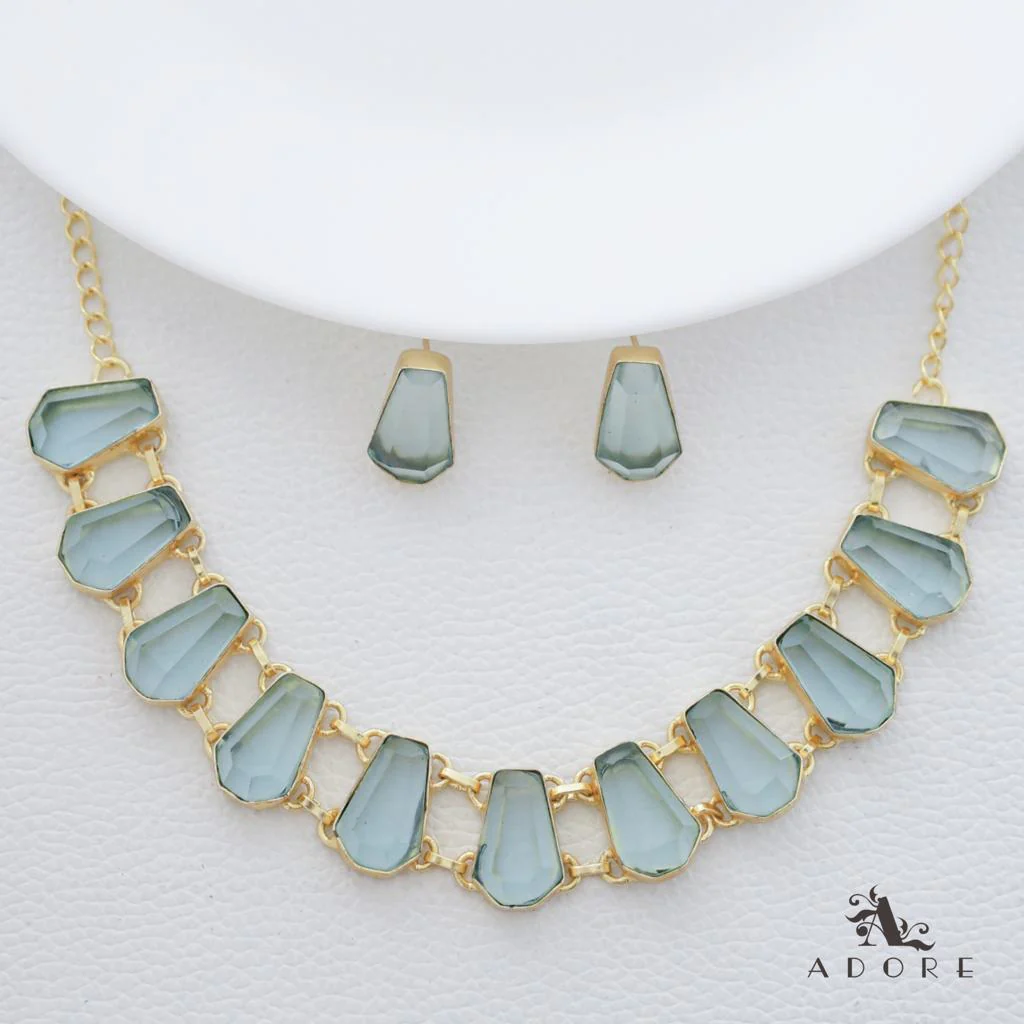 Felicia Hexa Glossy Choker/Short Neckpiece With Earring - Image 16