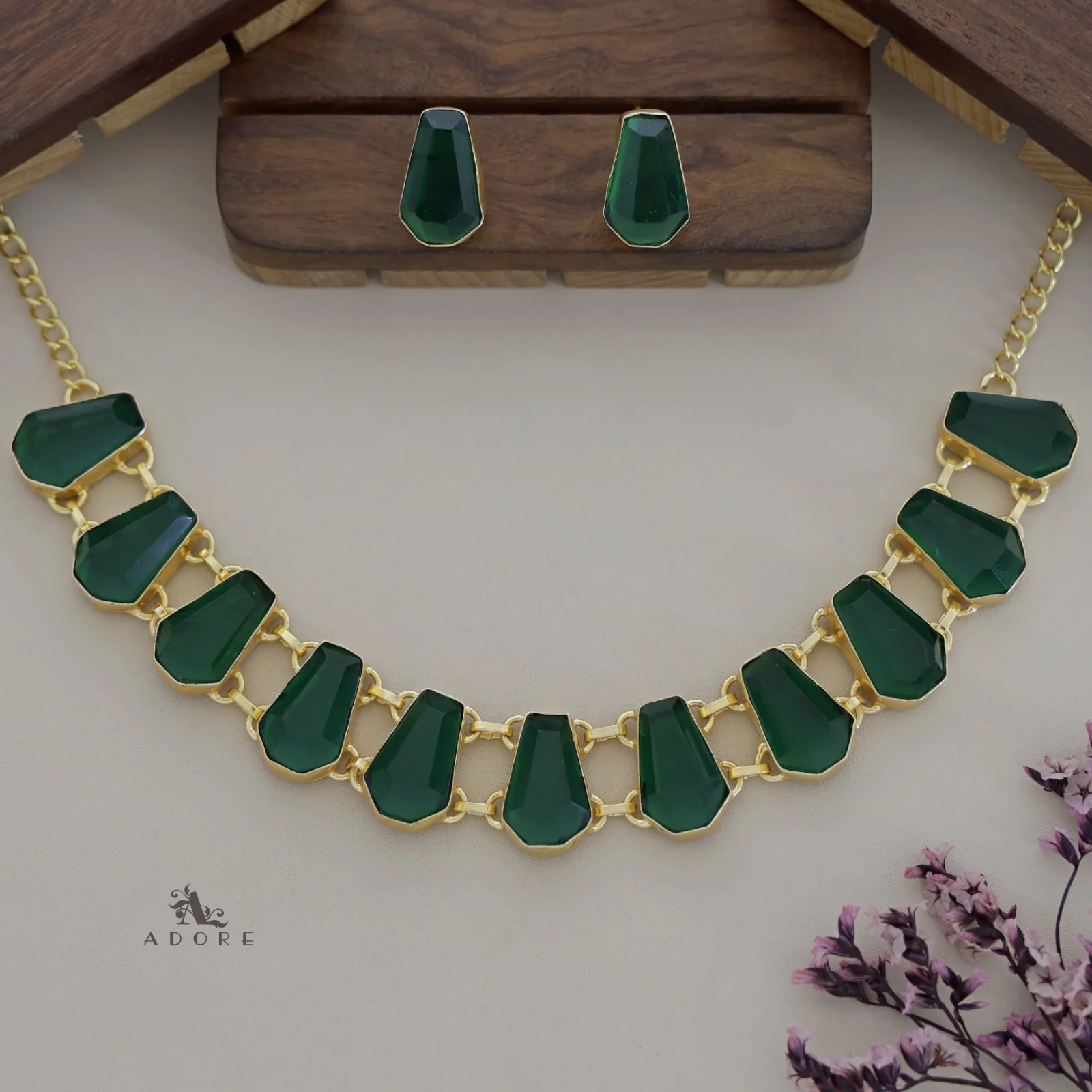Felicia Hexa Glossy Choker/Short Neckpiece With Earring - Image 7