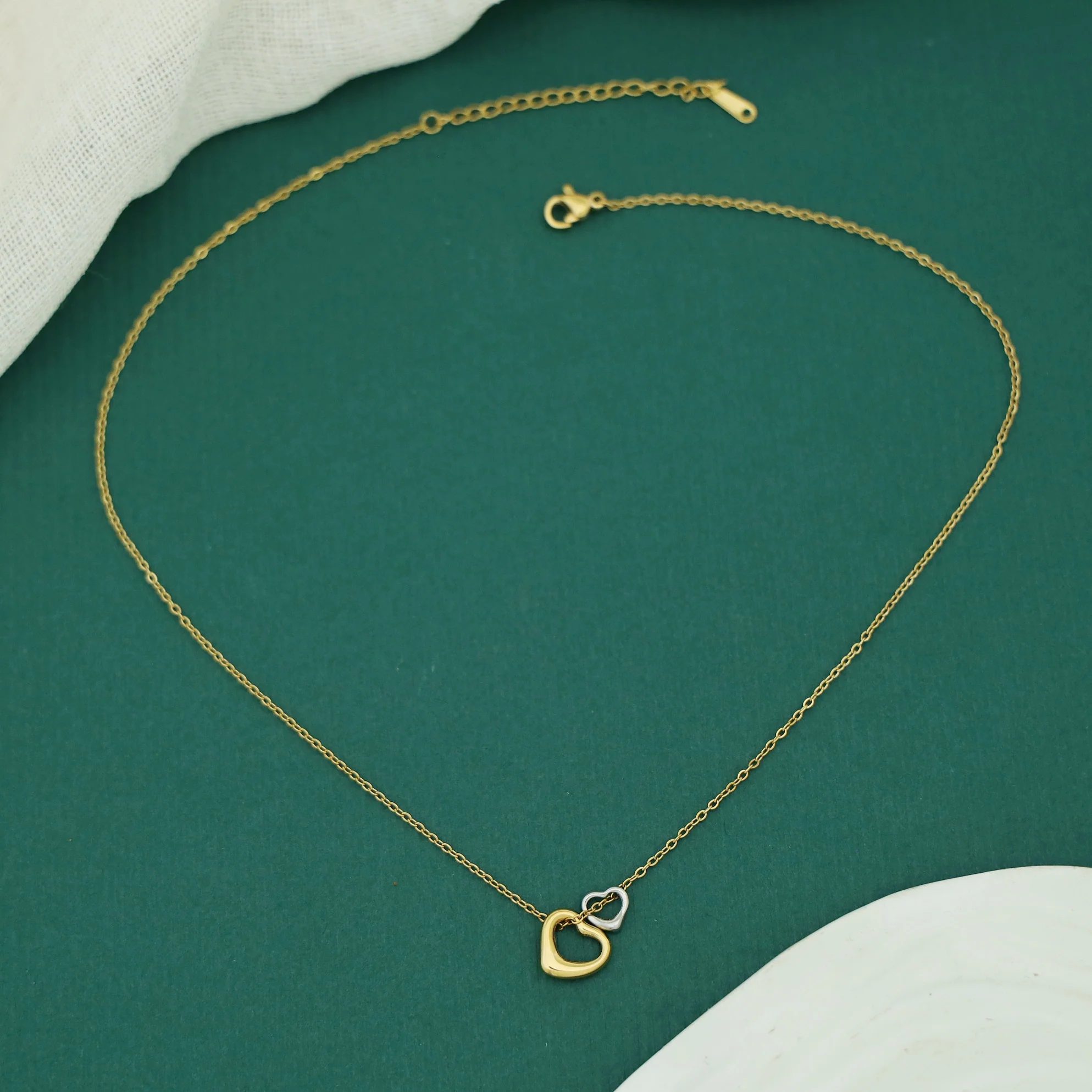 Fencine Dual Tone Twin Heart Neckpiece - Image 3