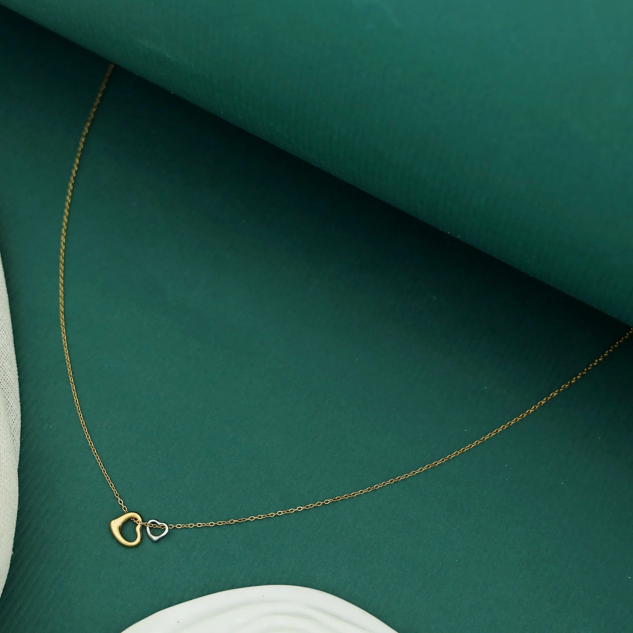 Fencine Dual Tone Twin Heart Neckpiece - Image 4