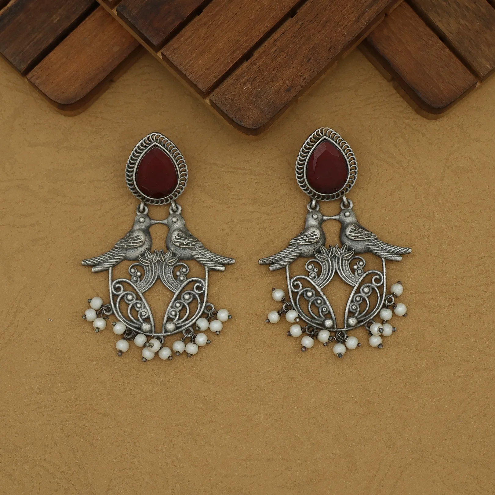 Feshikha Dual Bird Antique Drop Pearl Earring - Image 2