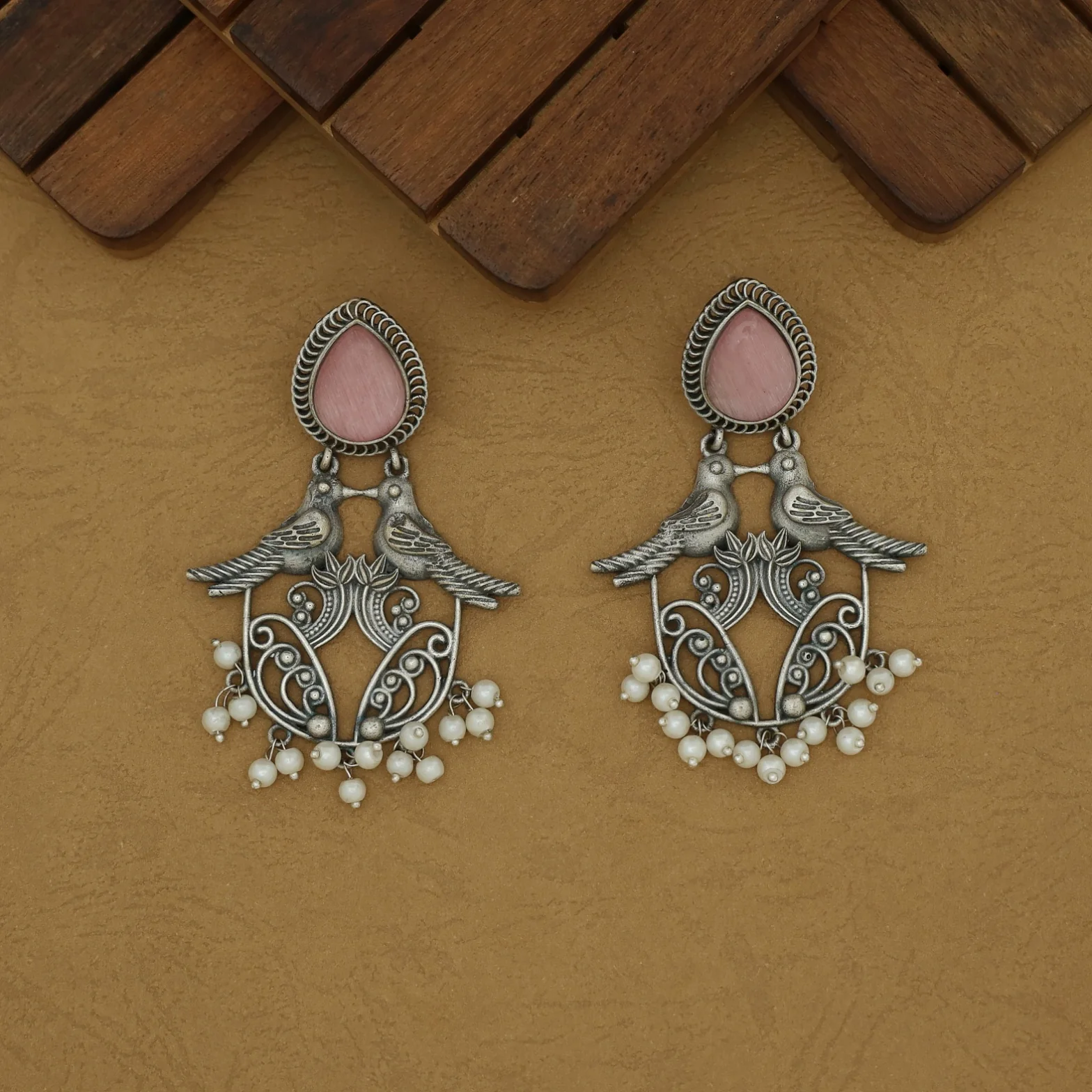 Feshikha Dual Bird Antique Drop Pearl Earring - Image 3