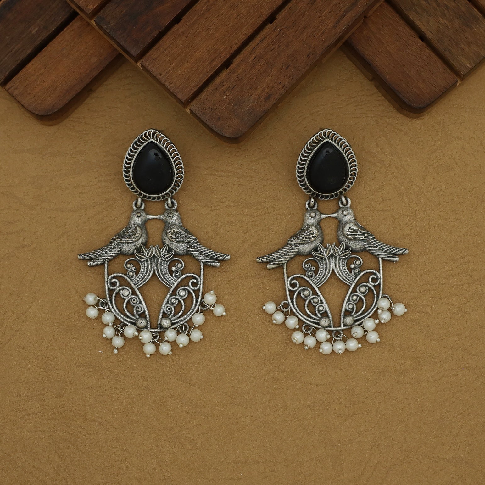 Feshikha Dual Bird Antique Drop Pearl Earring - Image 5