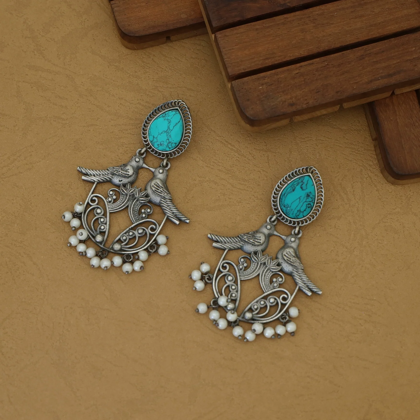 Feshikha Dual Bird Antique Drop Pearl Earring - Image 7
