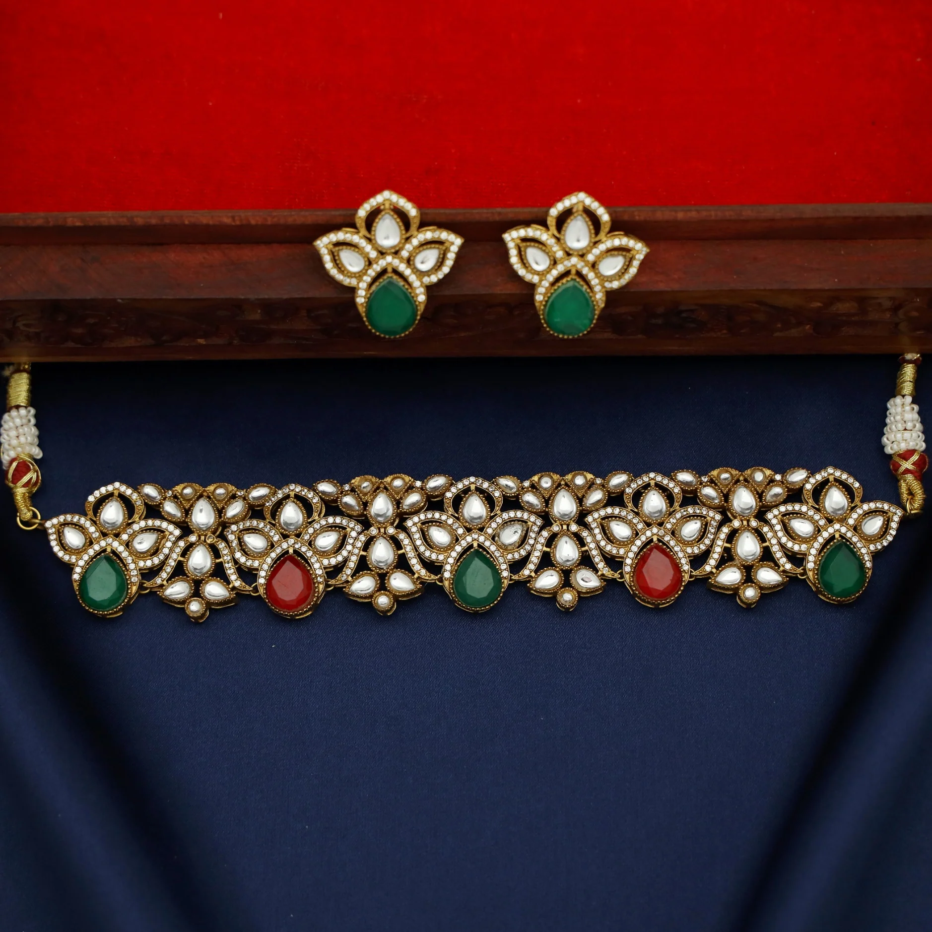 Fihara Glossy Stone Kundan Choker With Earring - Image 2