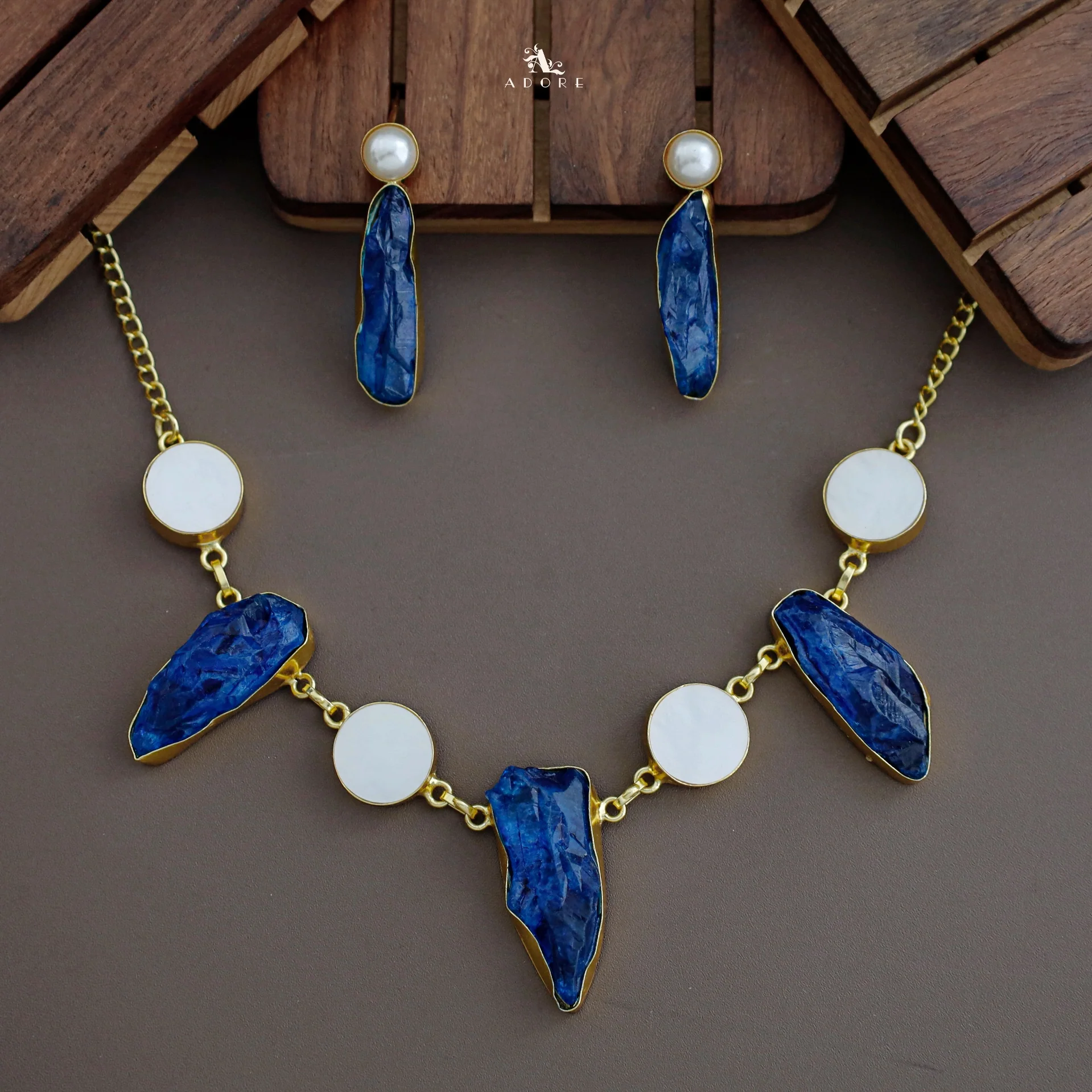 Fina MOP Dyed Stone Neckpiece with Earring - Image 5