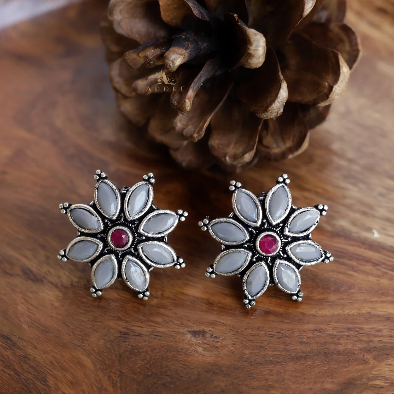 Fiora Flower Earring - Image 4