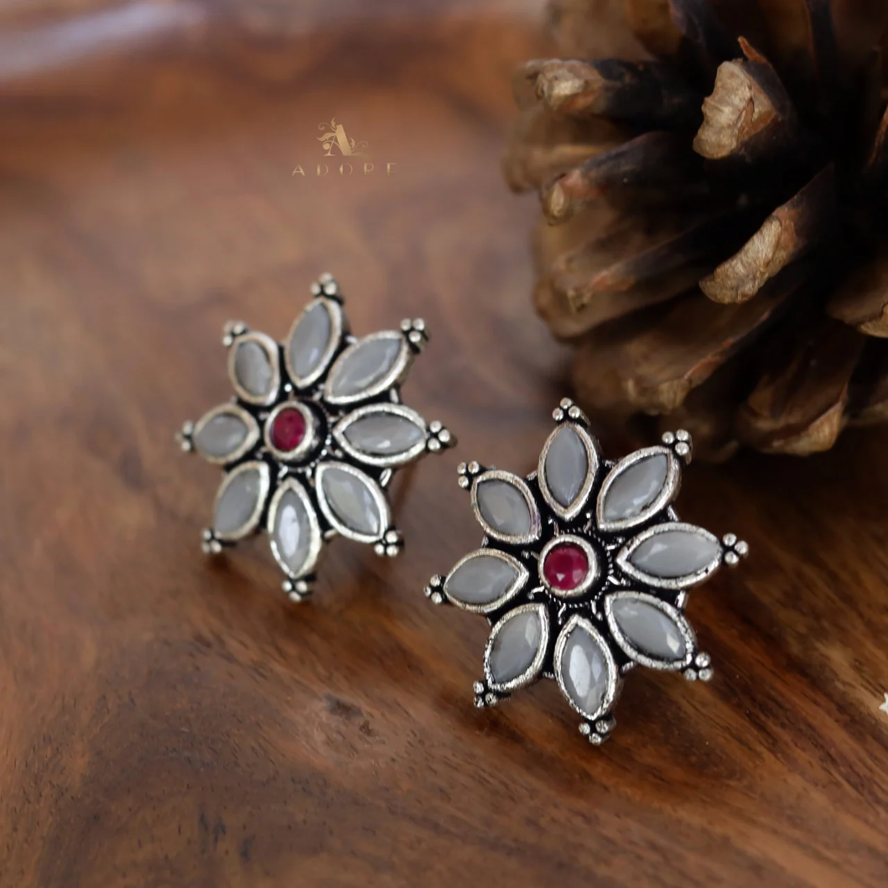 Fiora Flower Earring - Image 9