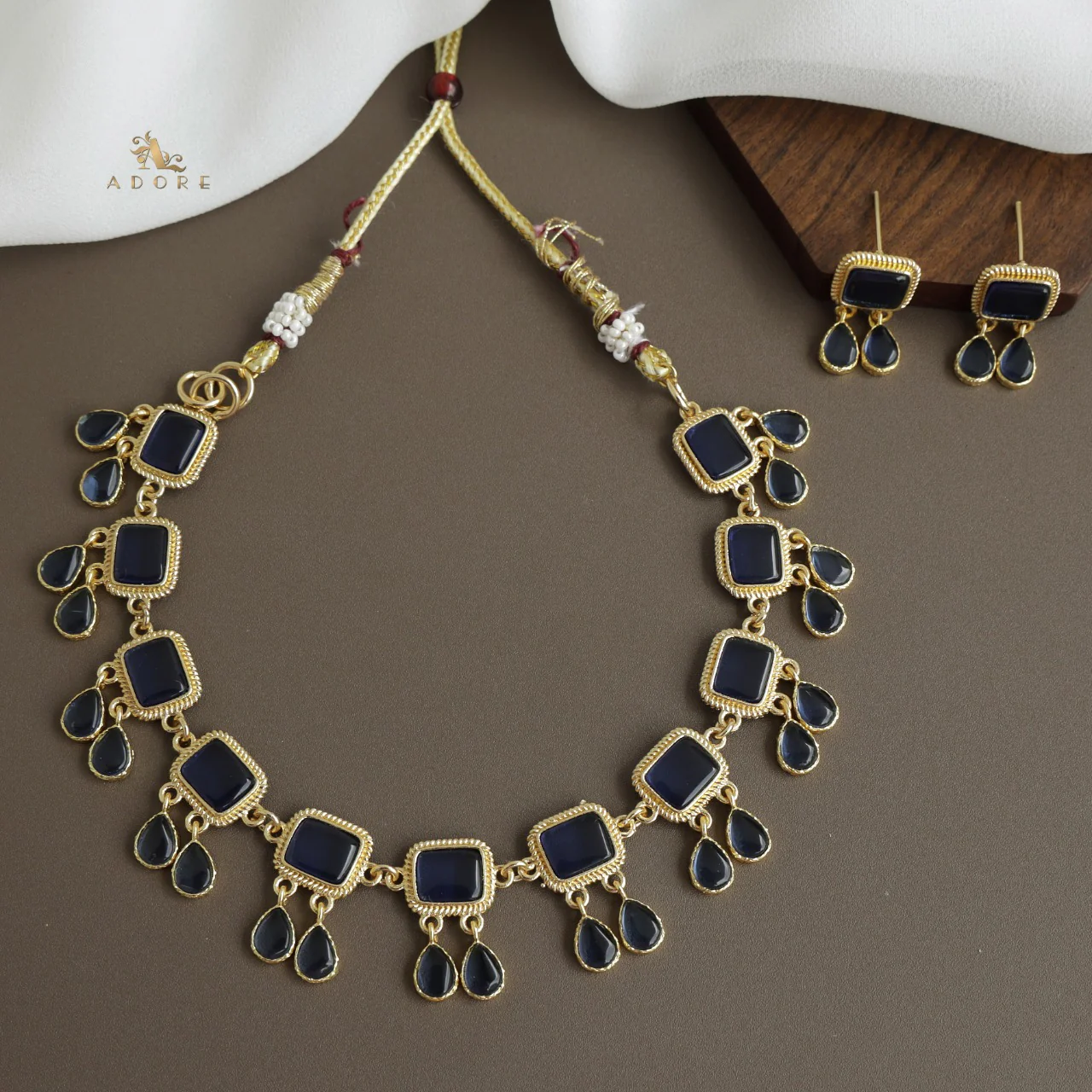 Firouz Glossy Short Neckpiece With Earring - Image 12